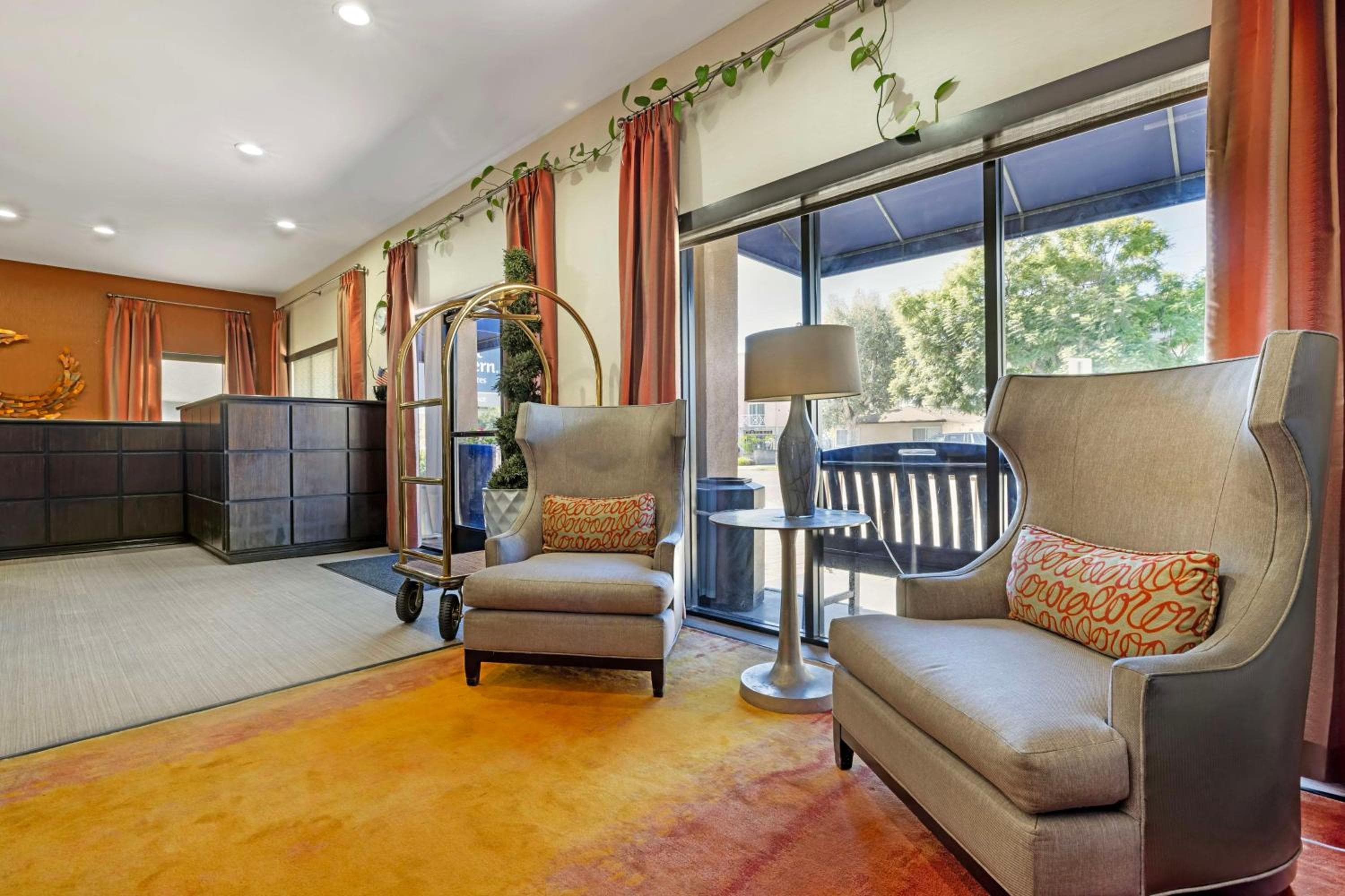 Best Western Royal Palace Inn & Suites — 3