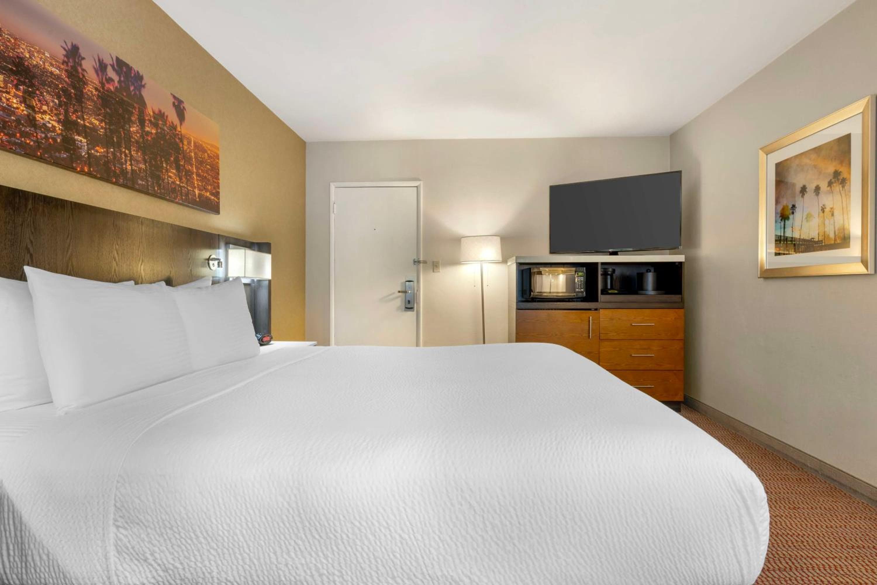 Best Western Royal Palace Inn & Suites — 21