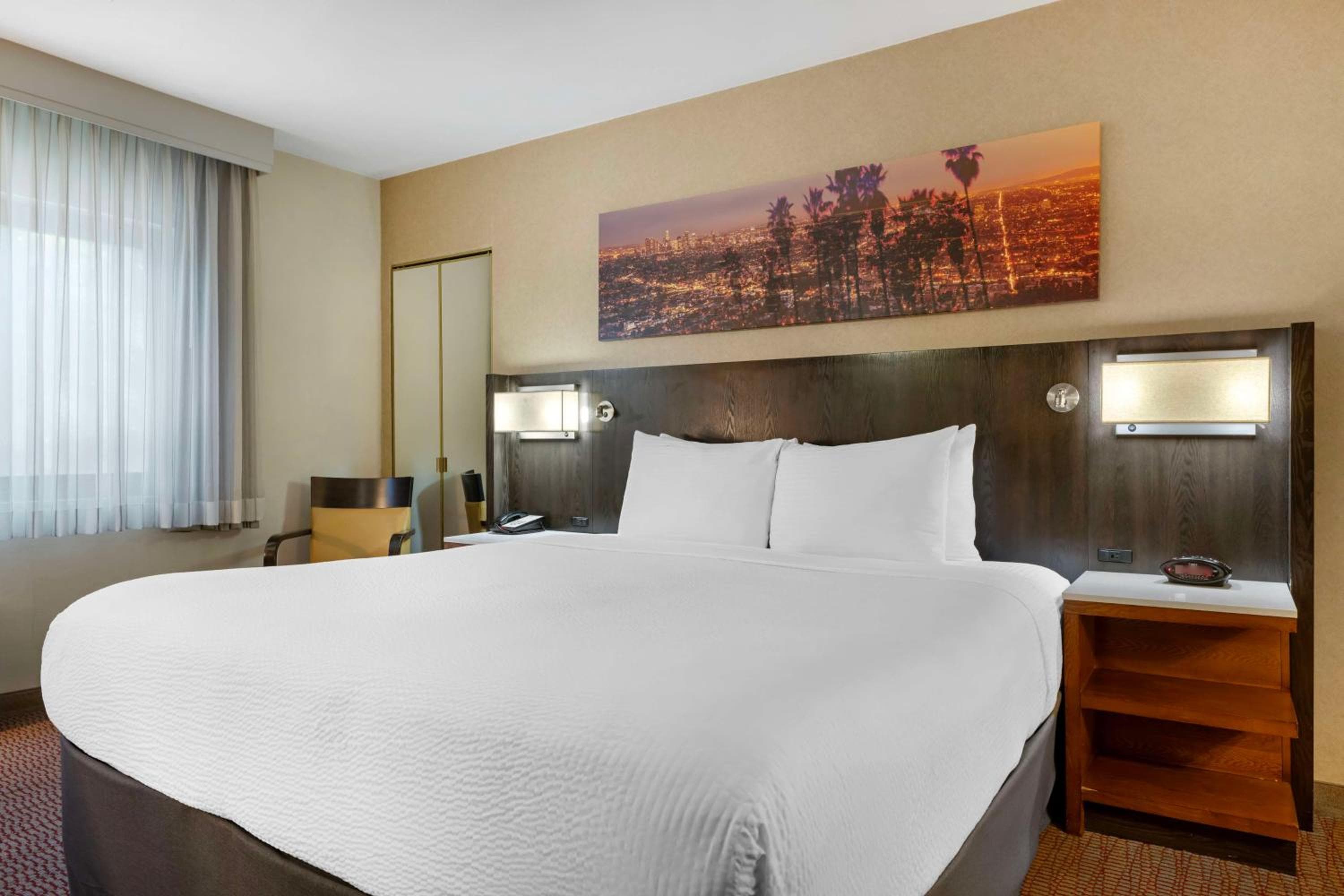 Best Western Royal Palace Inn & Suites — 22