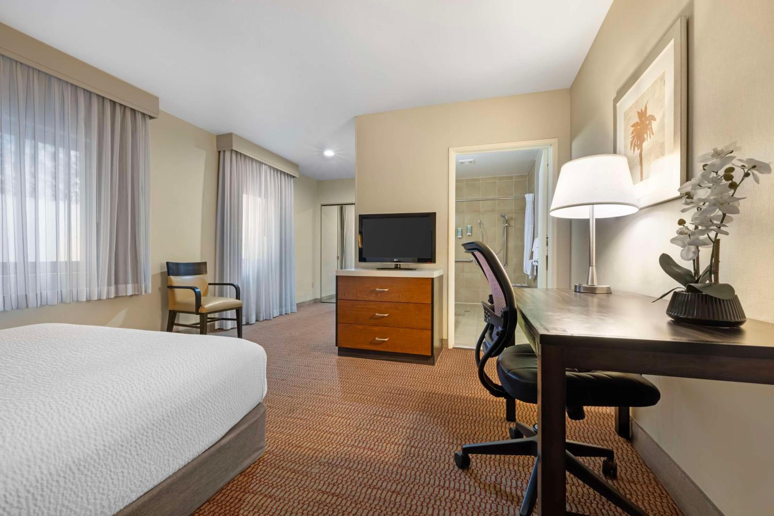 Best Western Royal Palace Inn & Suites — 15