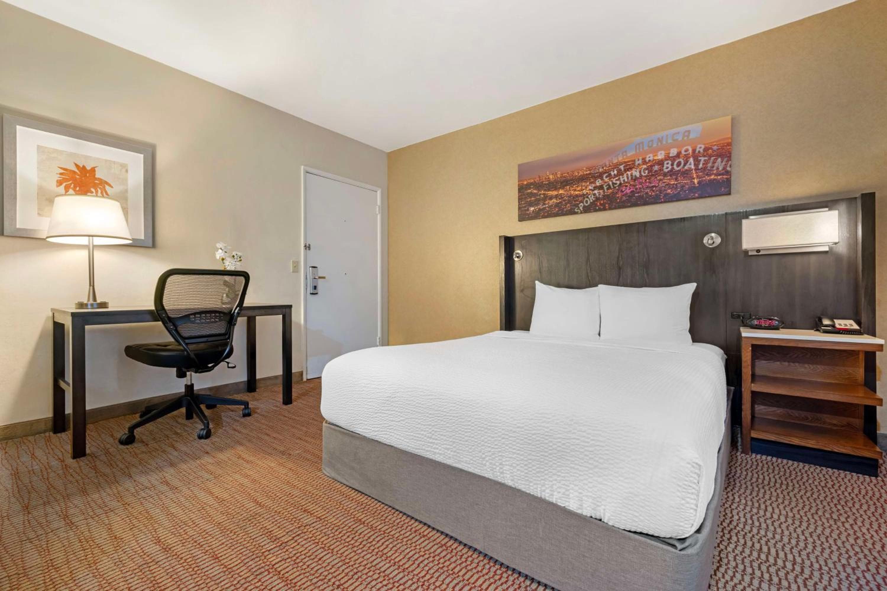 Best Western Royal Palace Inn & Suites — 18