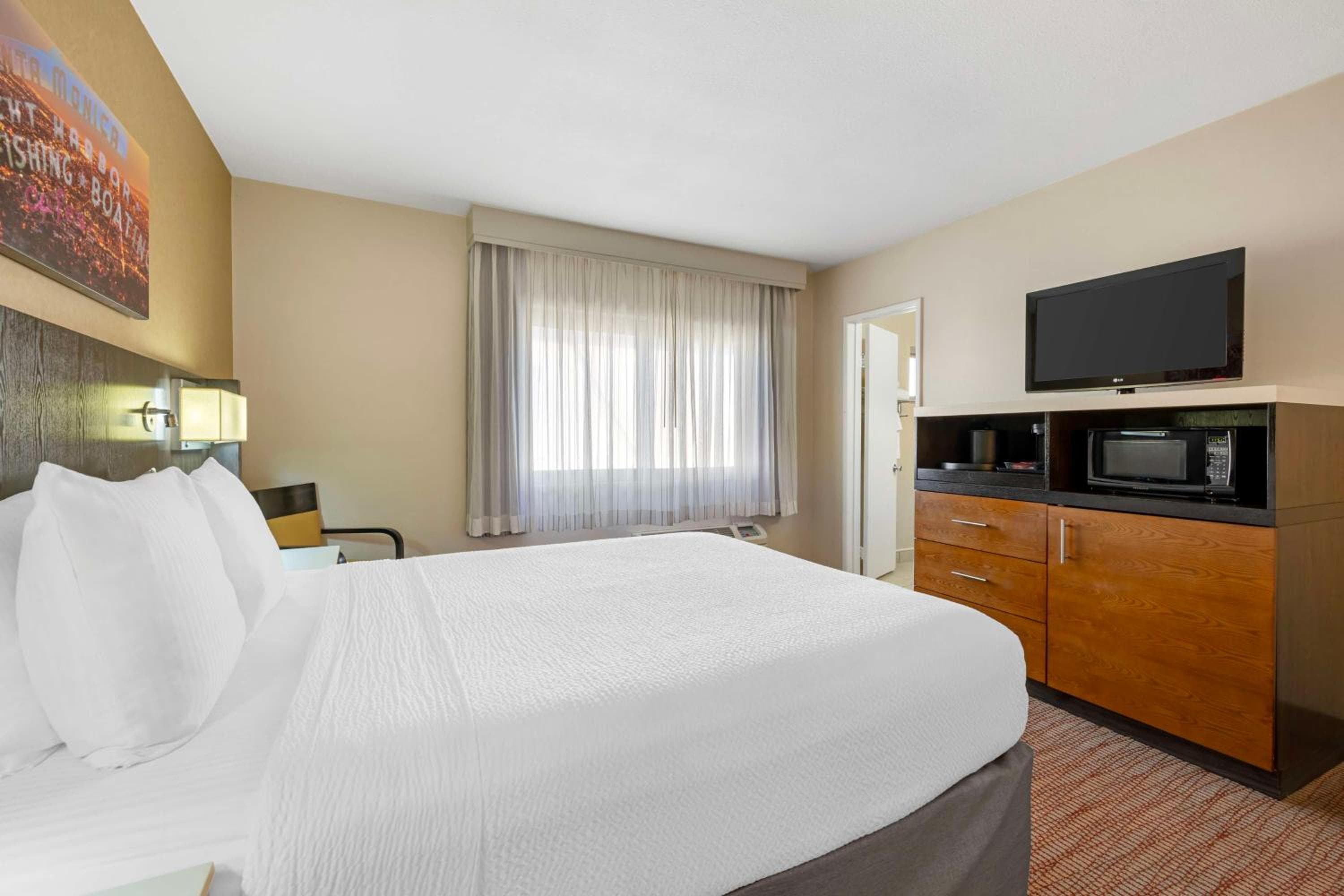 Best Western Royal Palace Inn & Suites — 12
