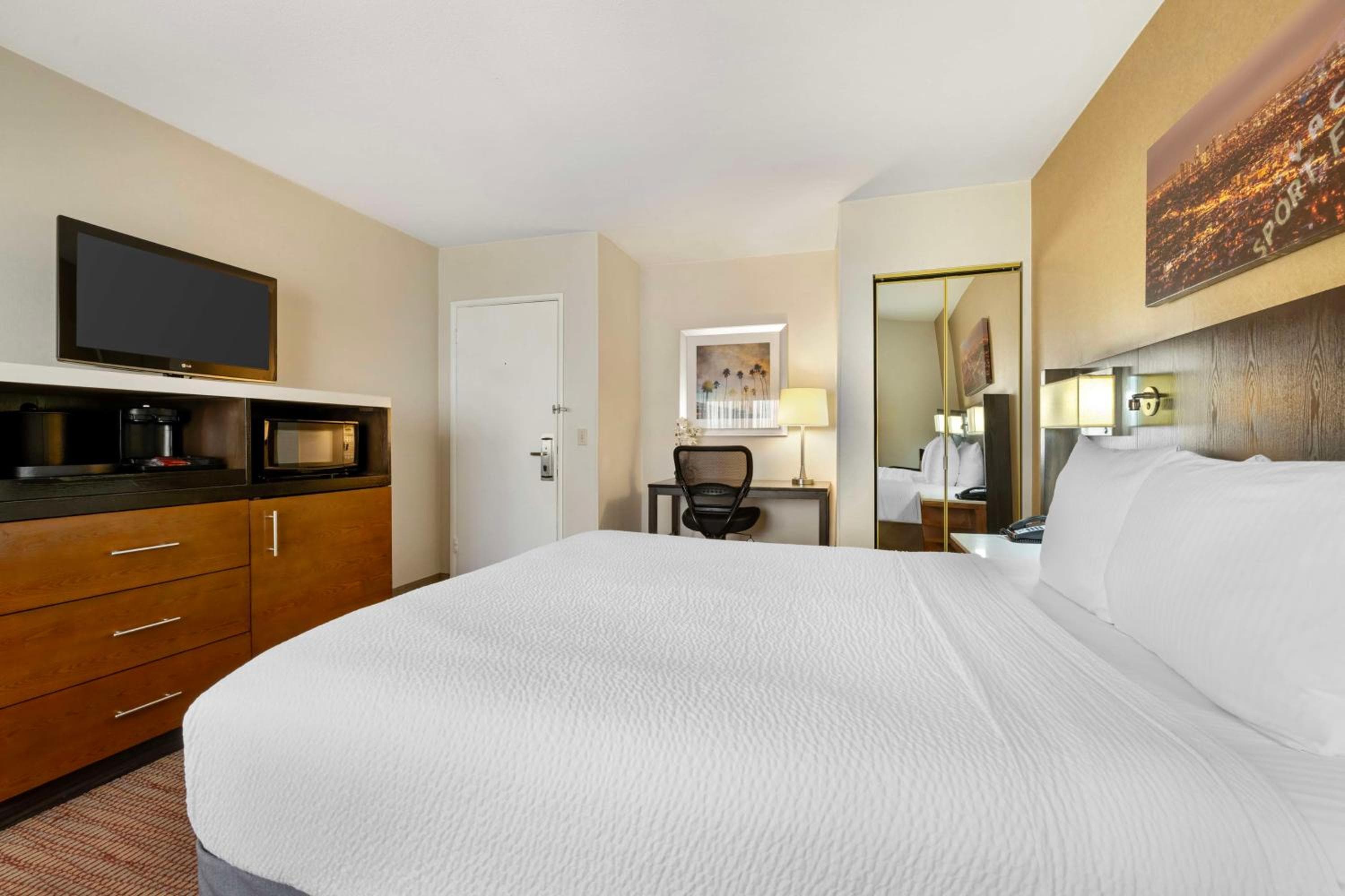 Best Western Royal Palace Inn & Suites — 28