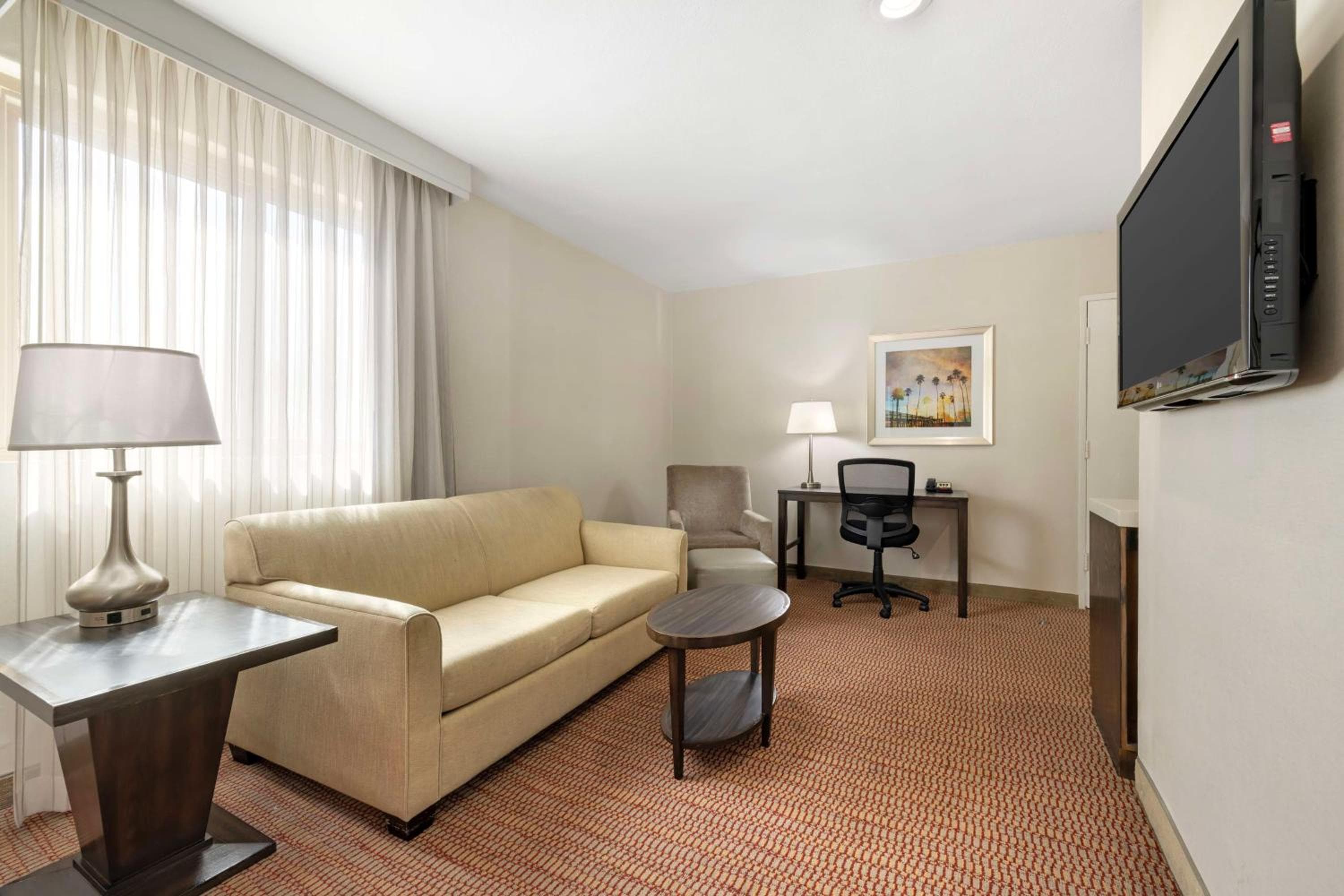 Best Western Royal Palace Inn & Suites — 23