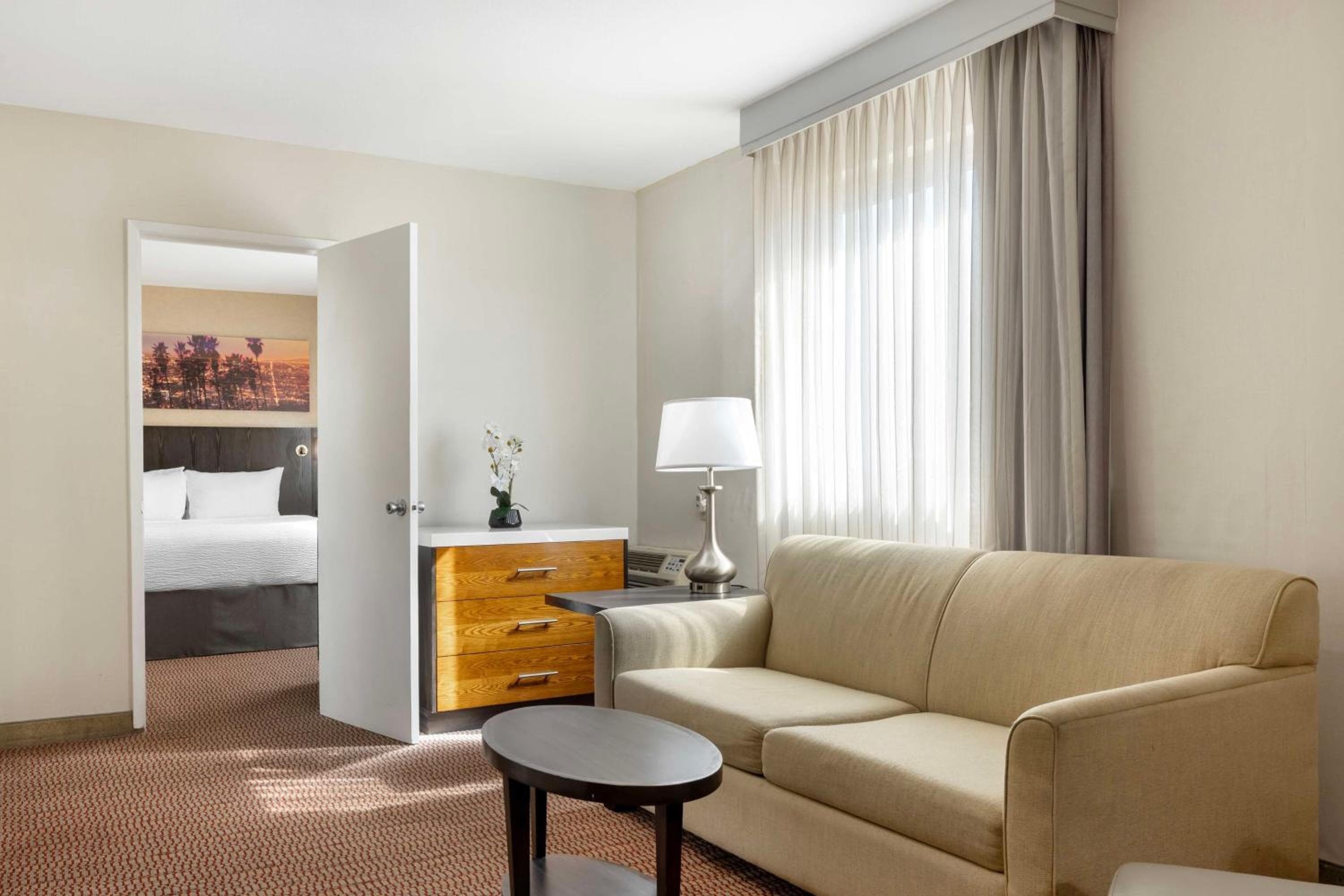 Best Western Royal Palace Inn & Suites — 17
