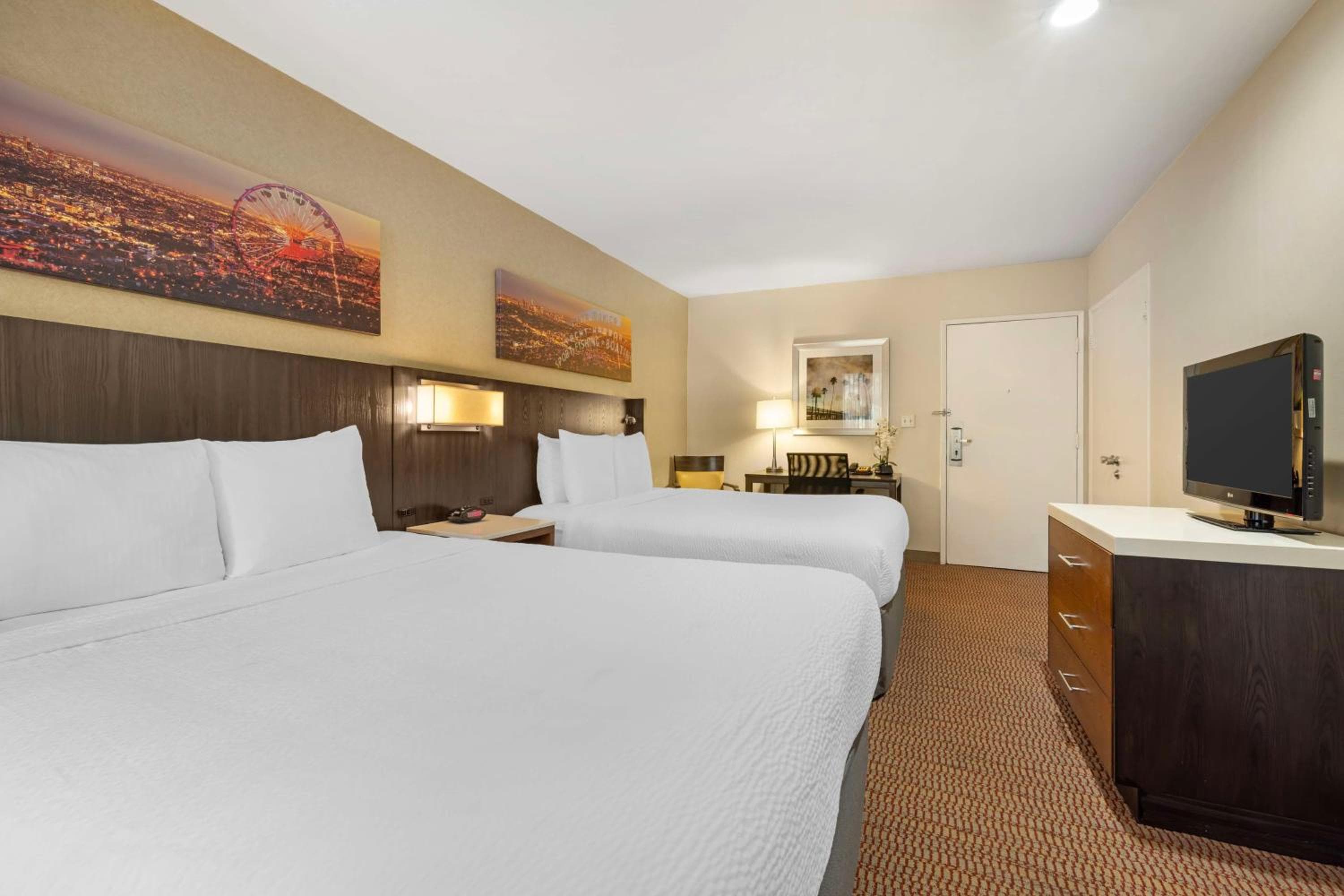 Best Western Royal Palace Inn & Suites — 3
