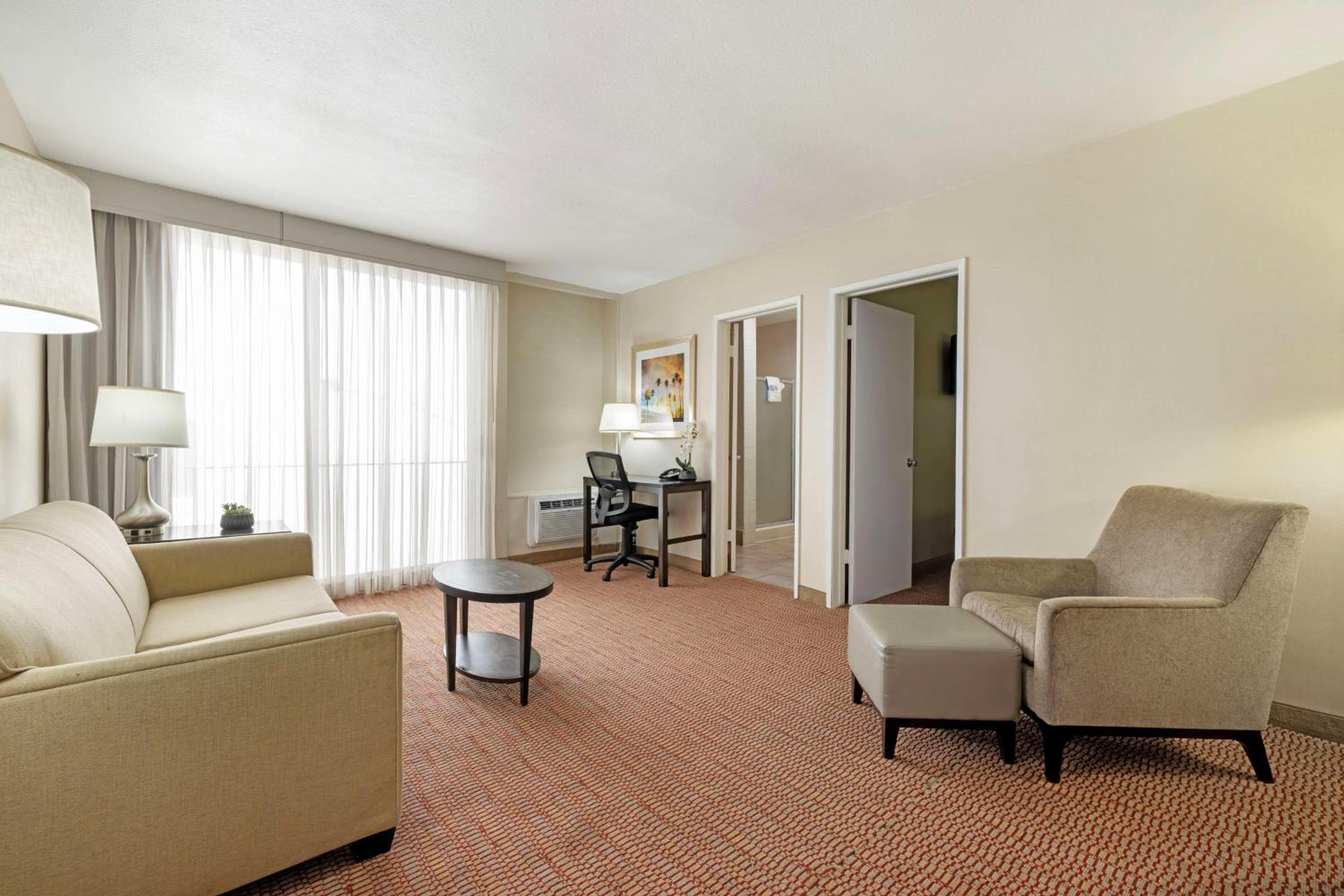 Best Western Royal Palace Inn & Suites — 19