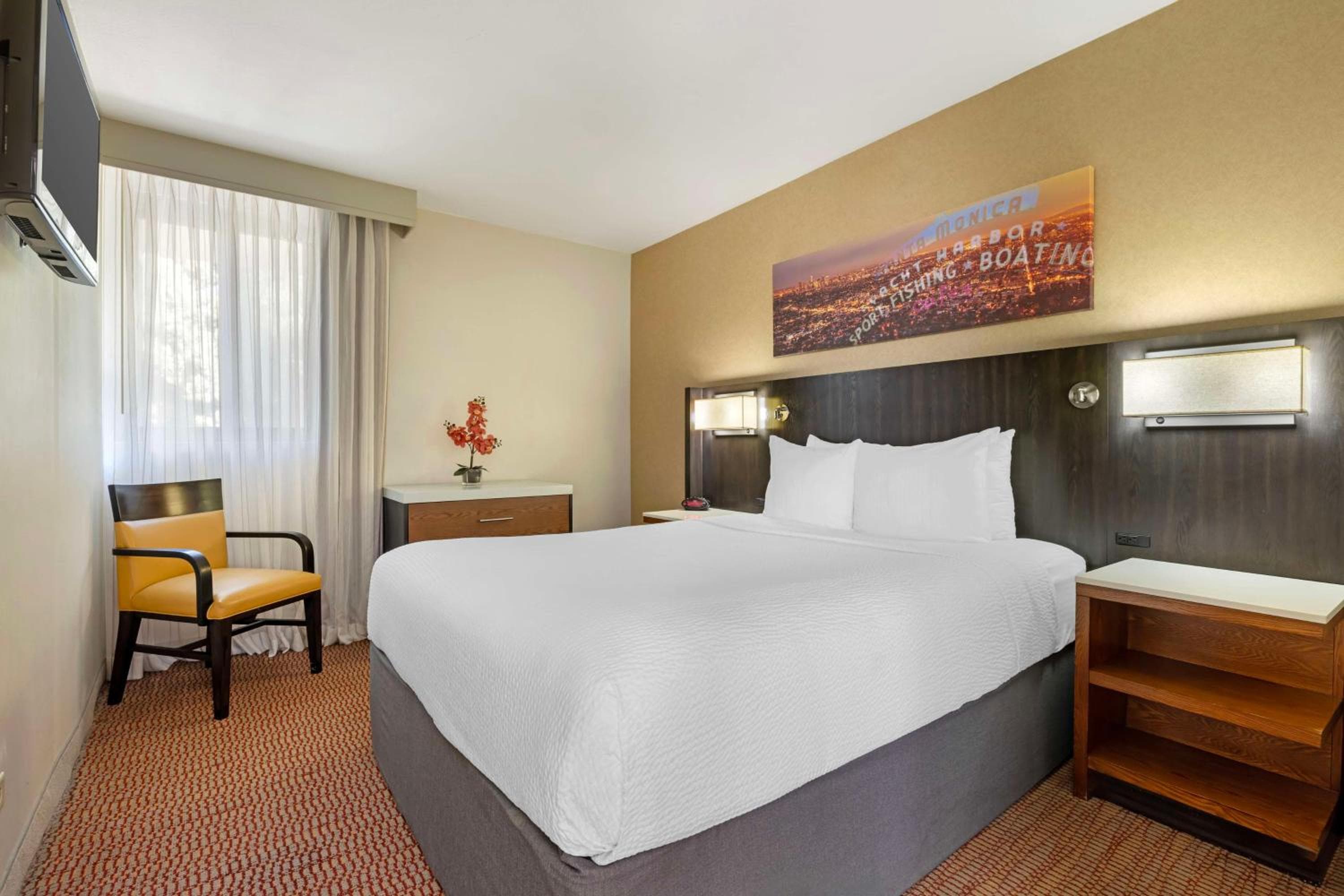 Best Western Royal Palace Inn & Suites — 13