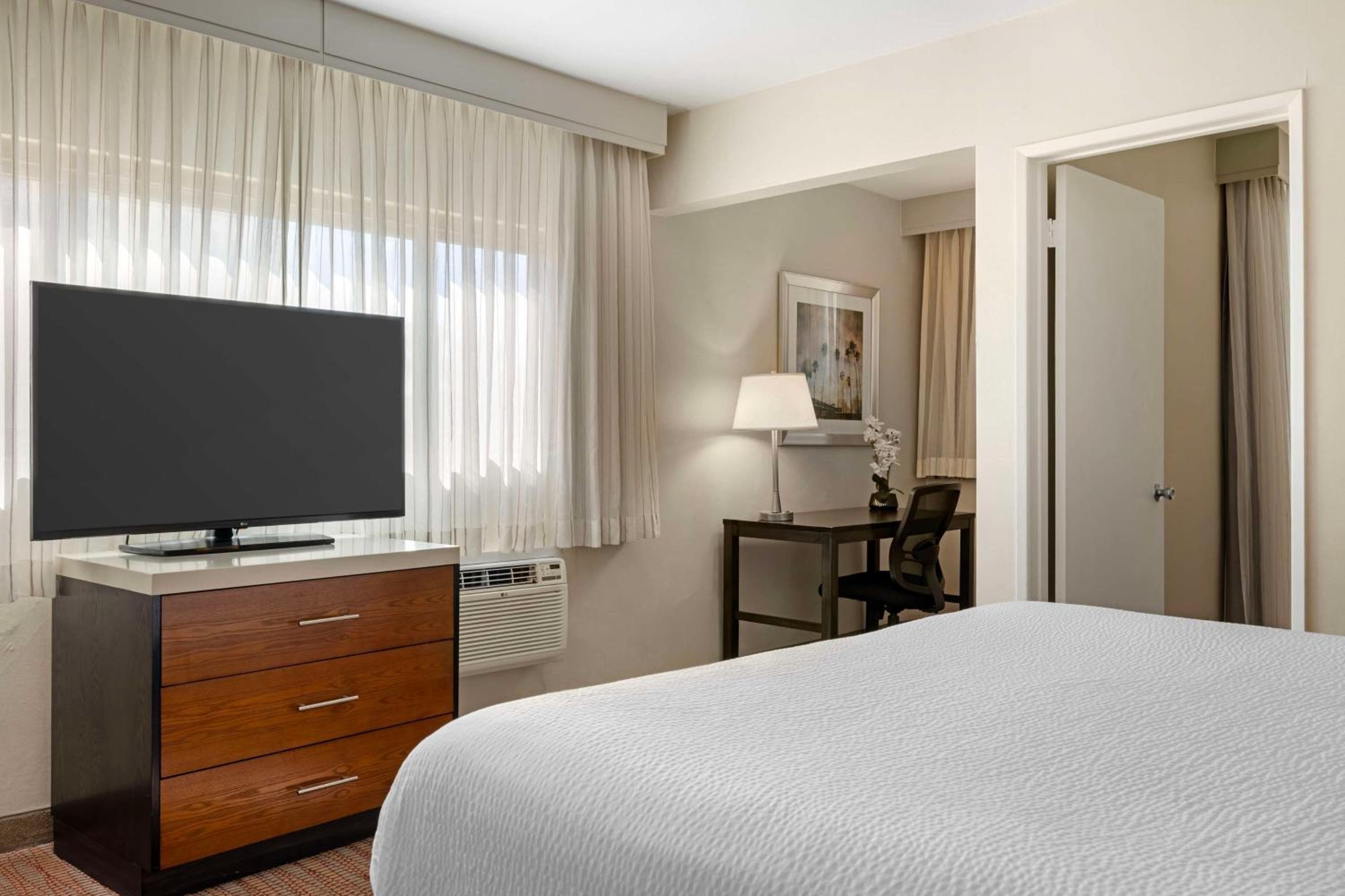 Best Western Royal Palace Inn & Suites — 6