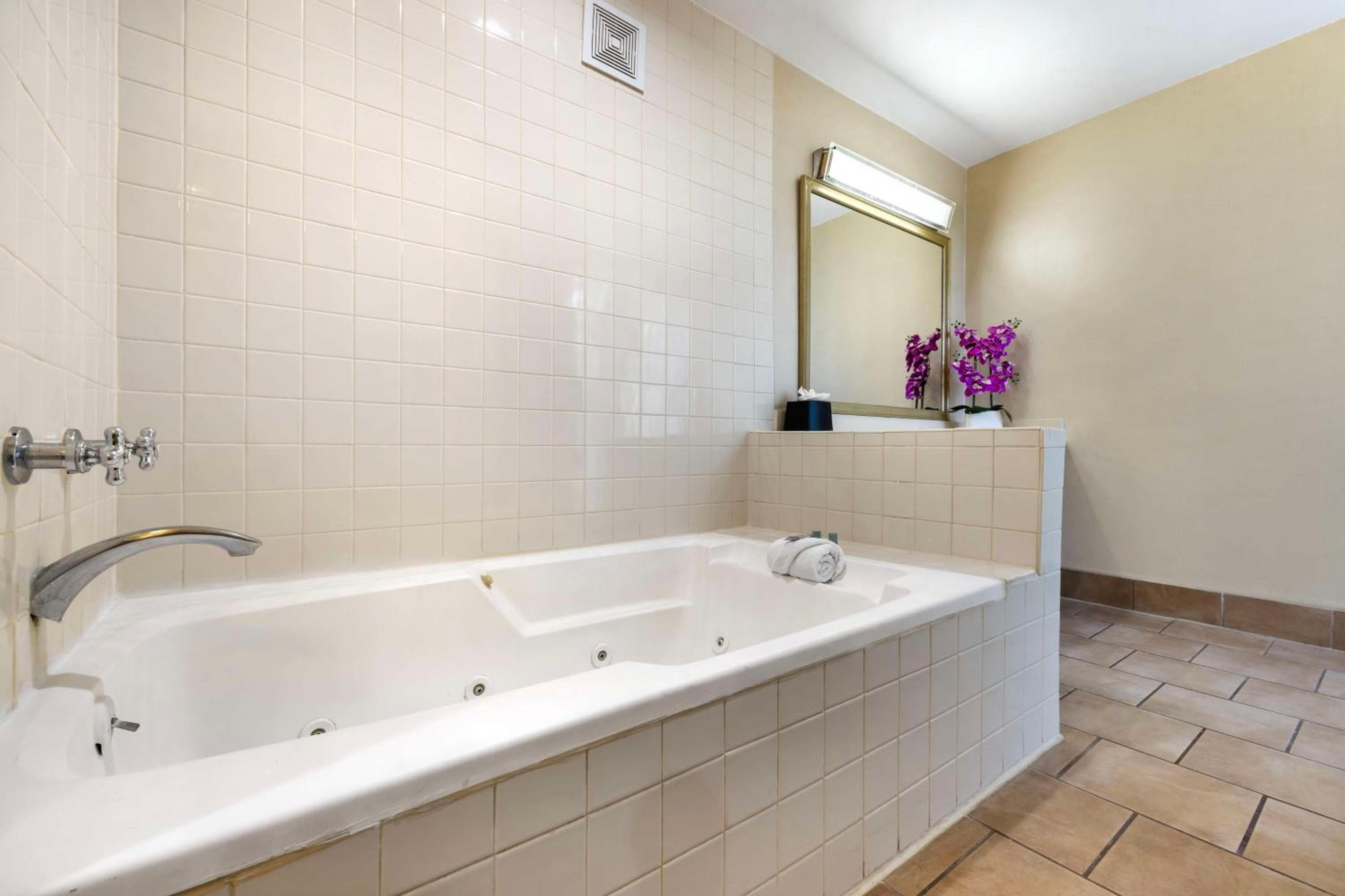 Best Western Royal Palace Inn & Suites — 21