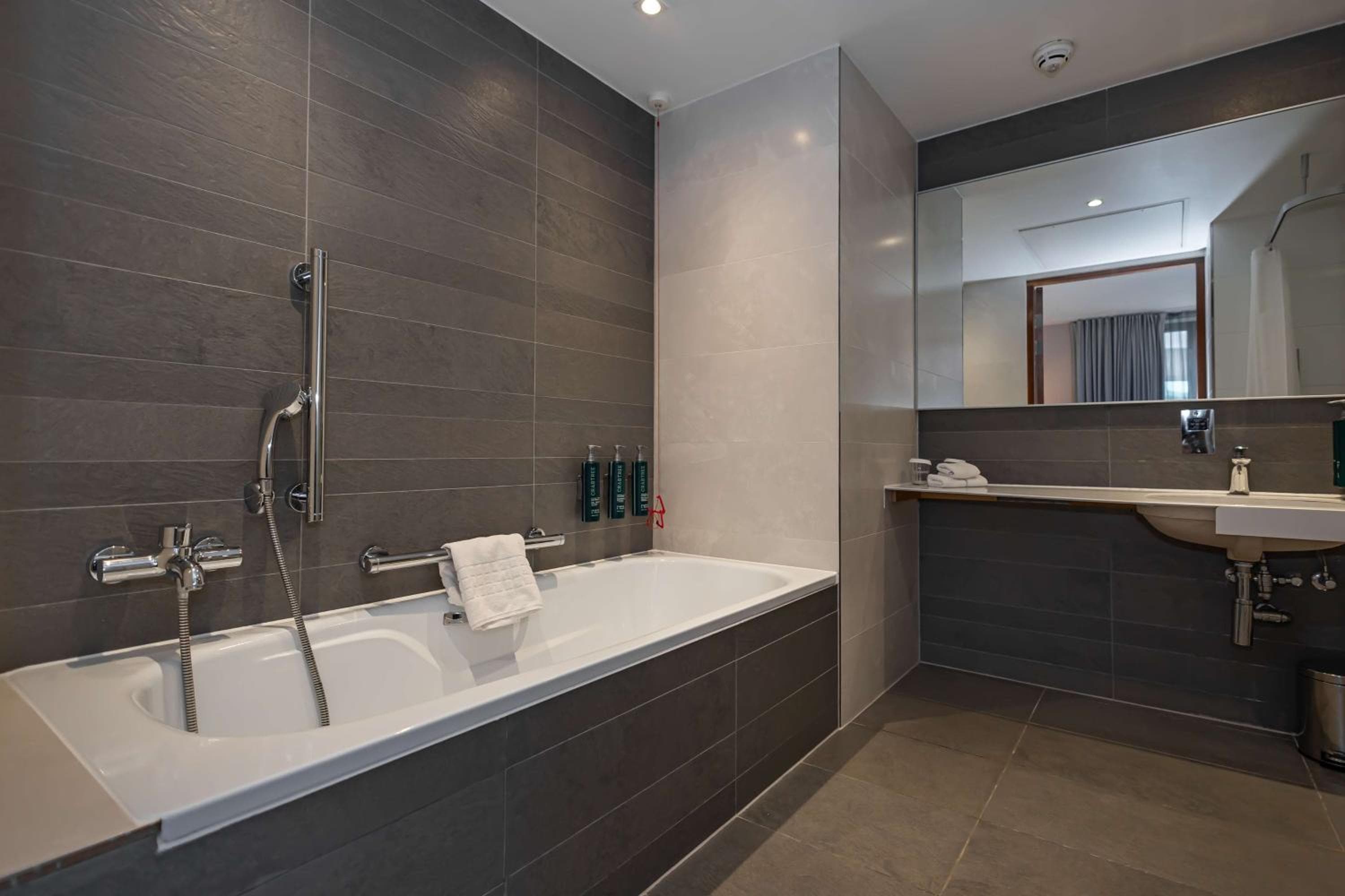 DoubleTree by Hilton Hotel London - Tower of London — 27