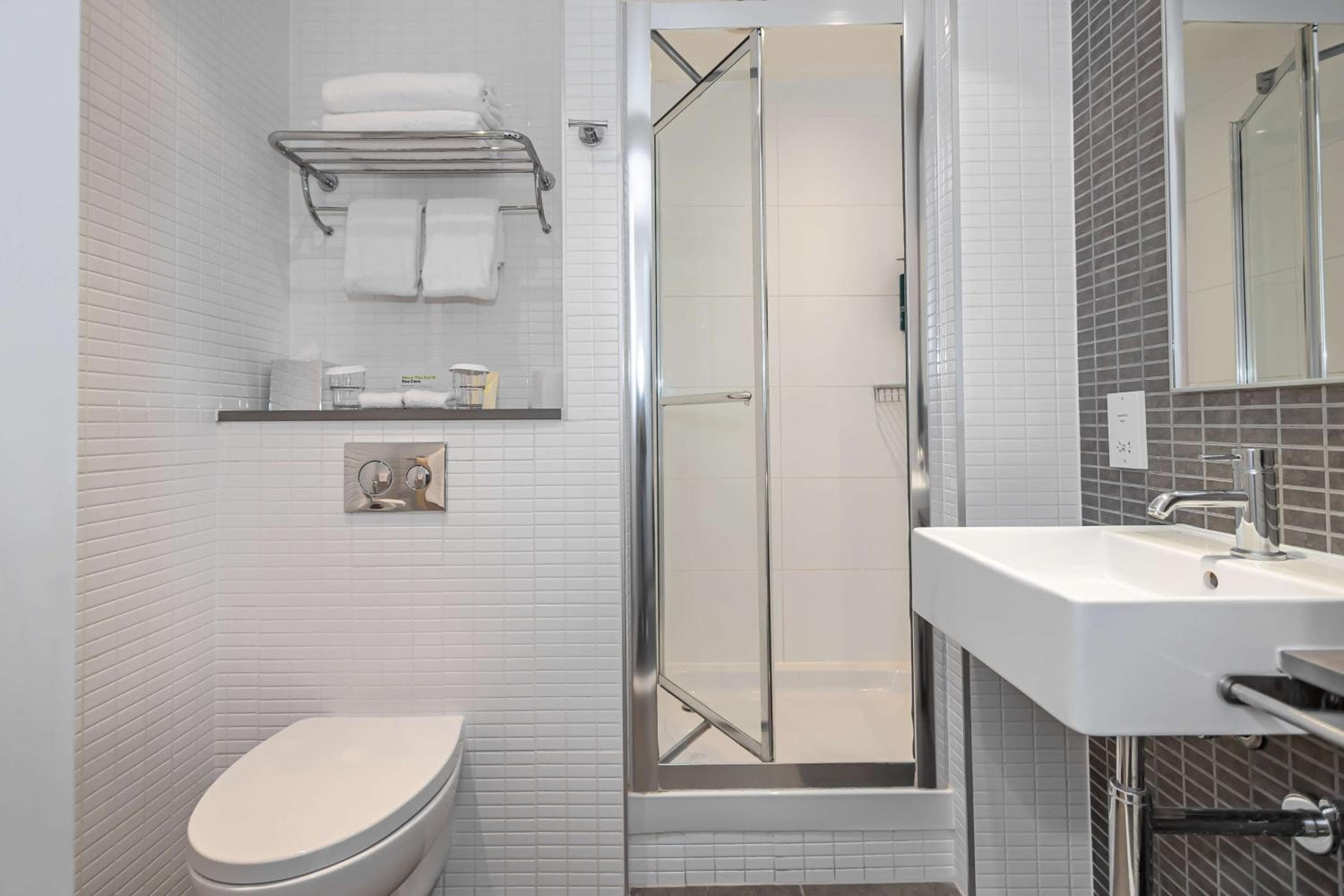 DoubleTree by Hilton Hotel London - Tower of London — 28