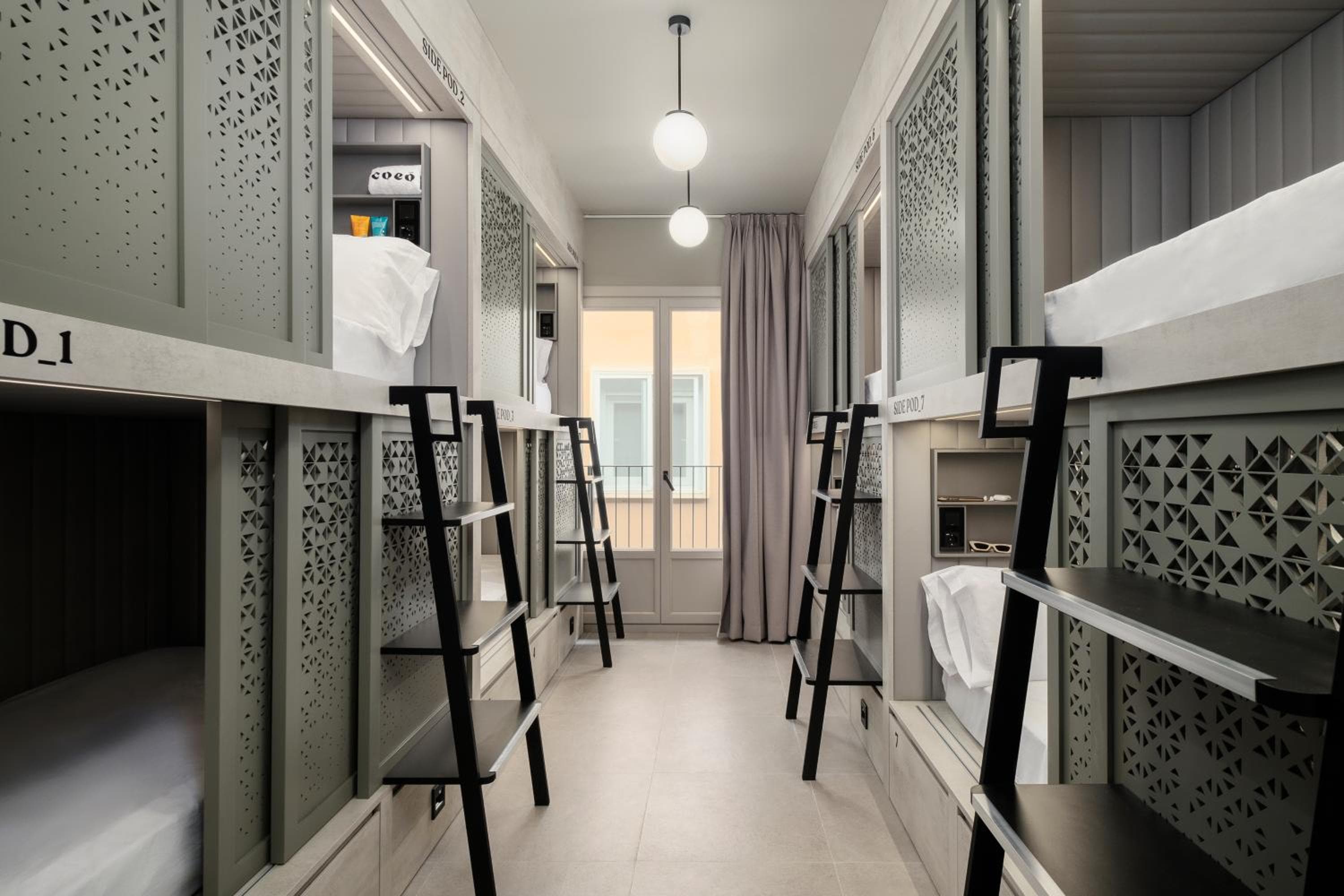 Coeo Hostel Hernan Ruiz — 4