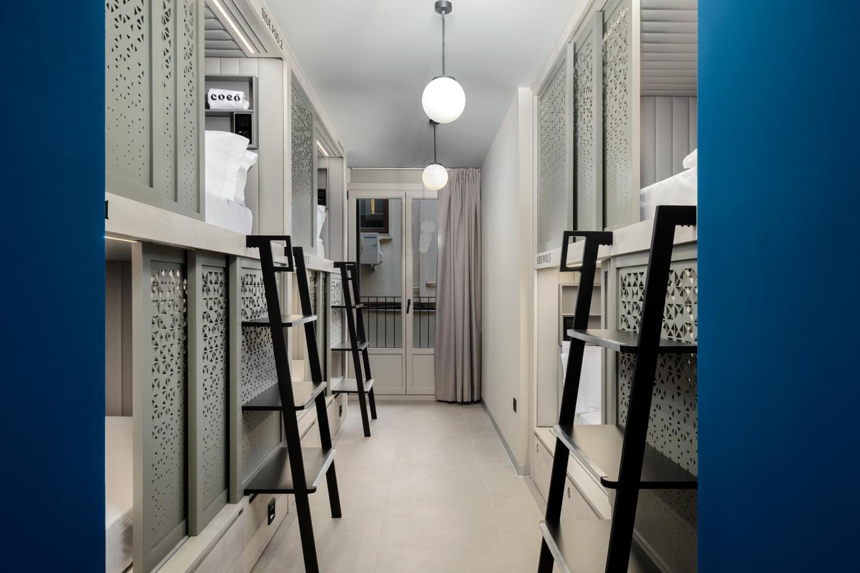 Coeo Hostel Hernan Ruiz — 25