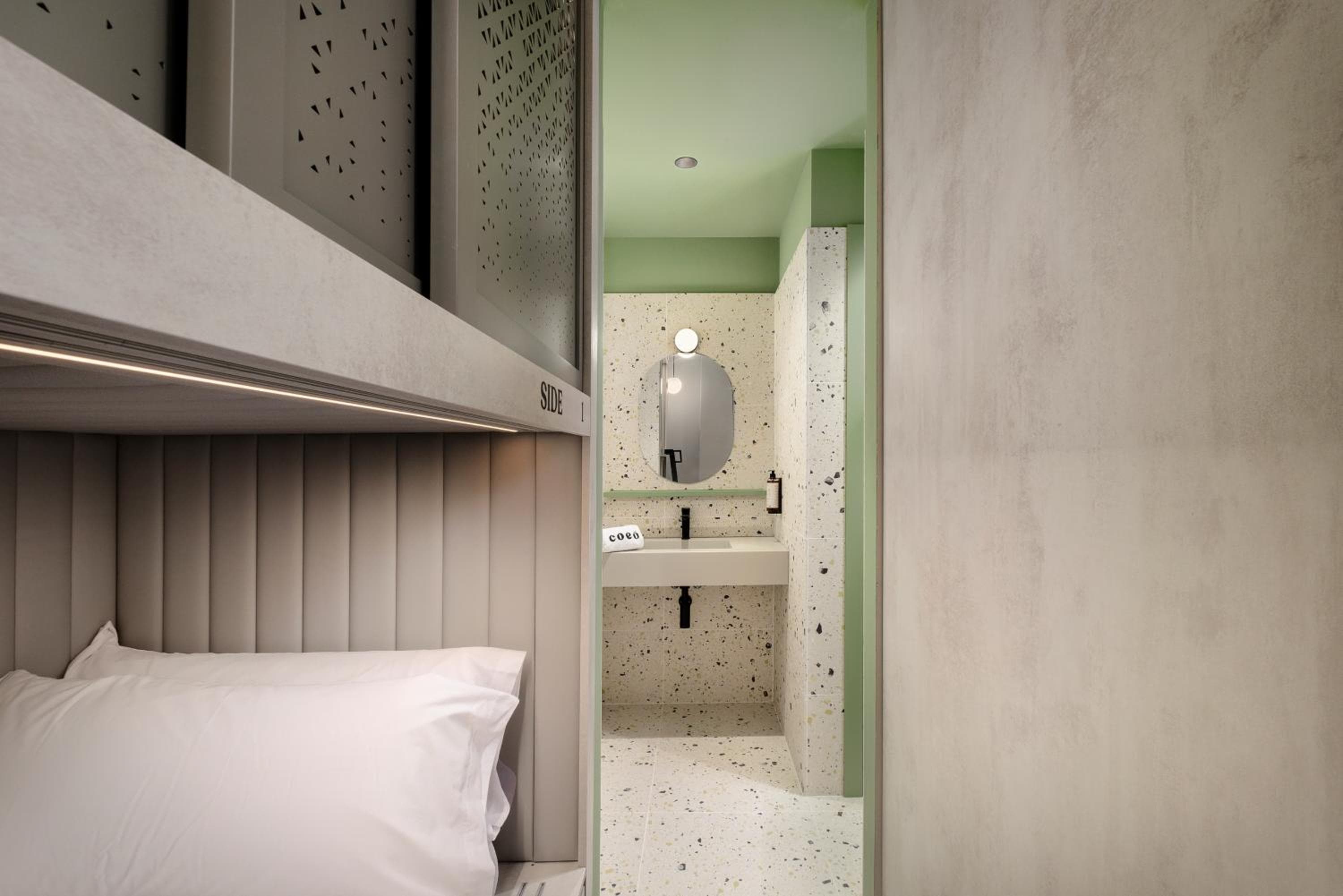 Coeo Hostel Hernan Ruiz — 9