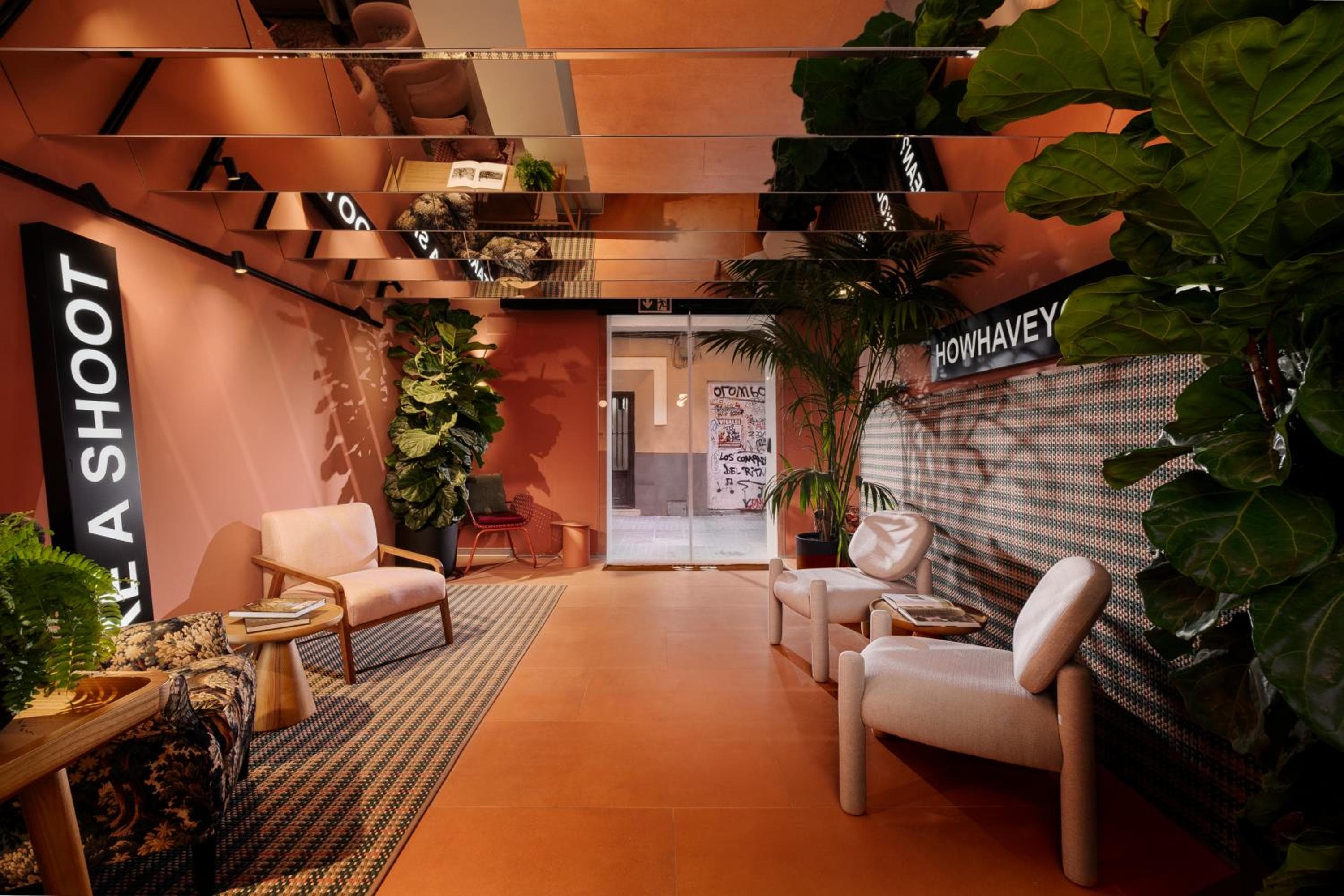 Coeo Hostel Hernan Ruiz — 1