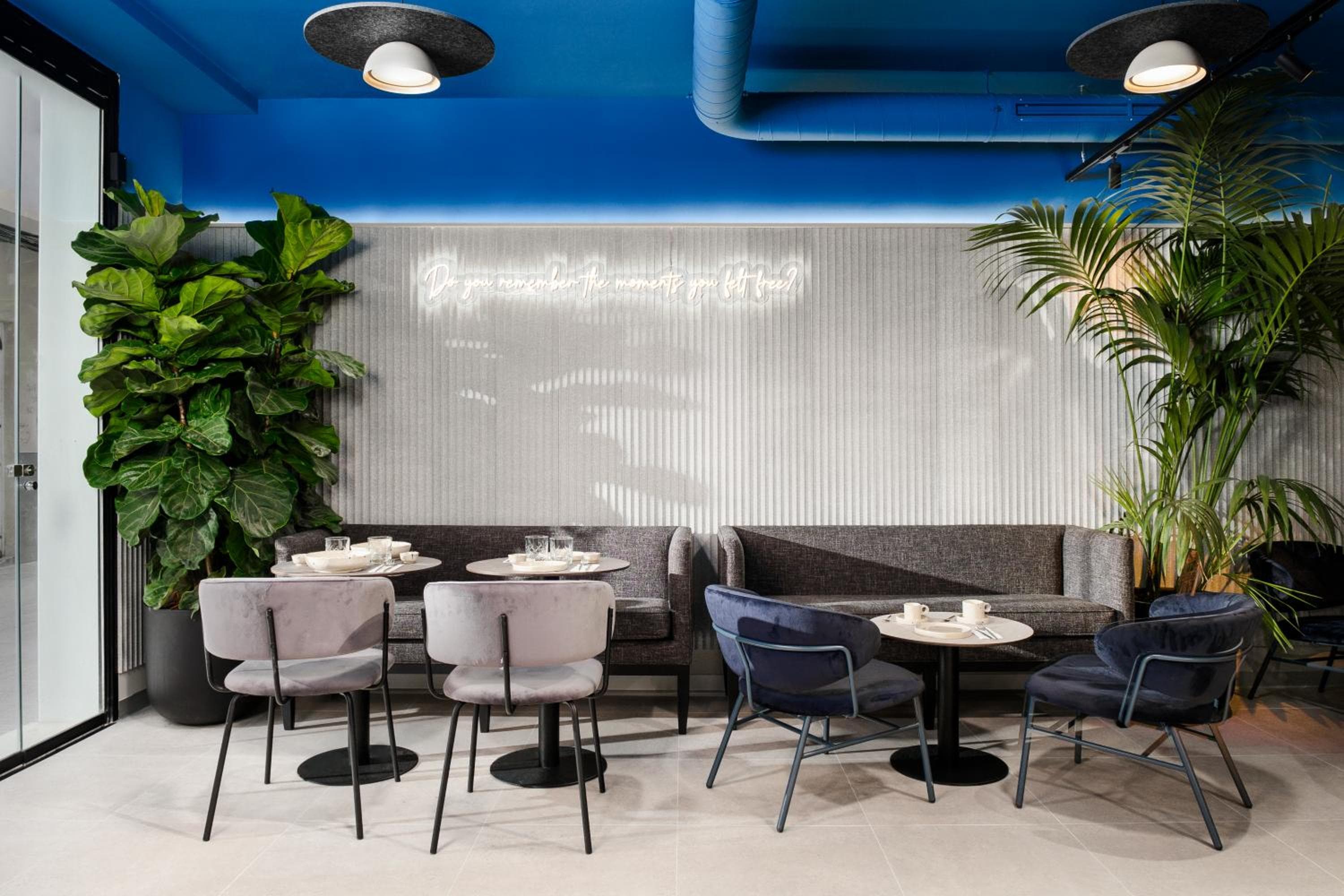 Coeo Hostel Hernan Ruiz — 28
