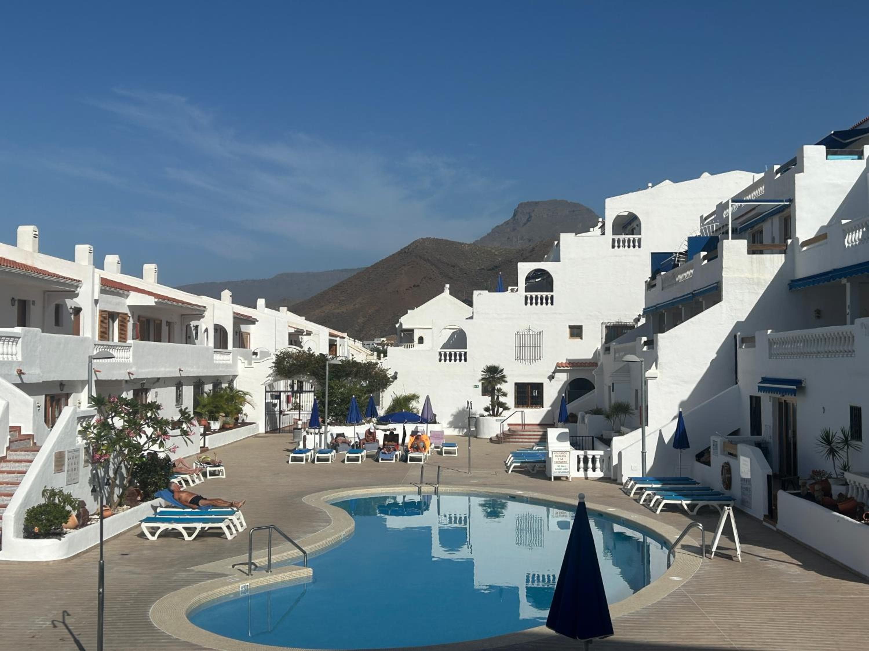 Los Cristianos Stay with Large Terrace & Heated Pool — 3