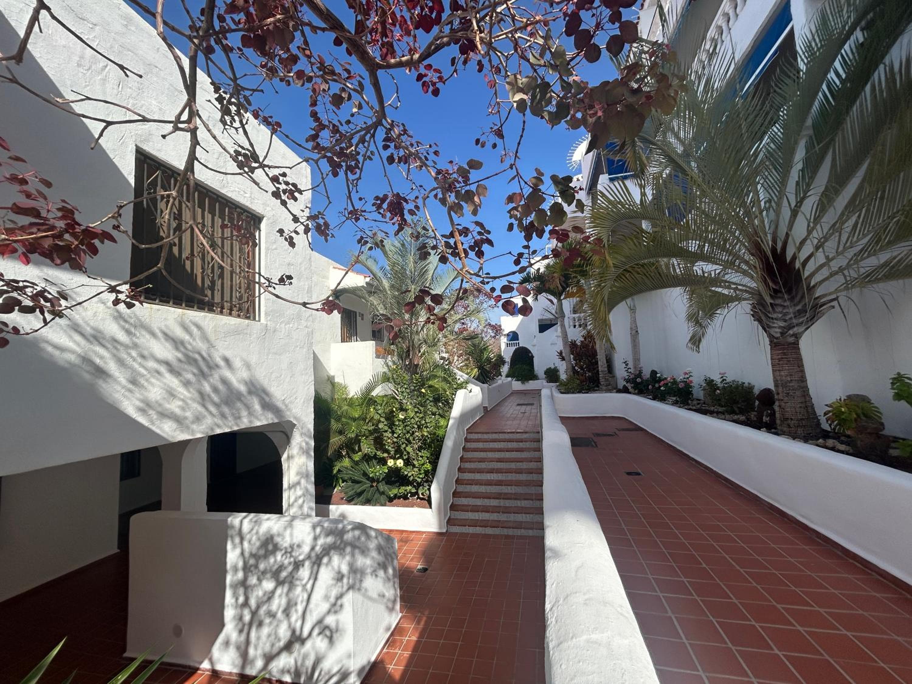 Los Cristianos Stay with Large Terrace & Heated Pool — 2