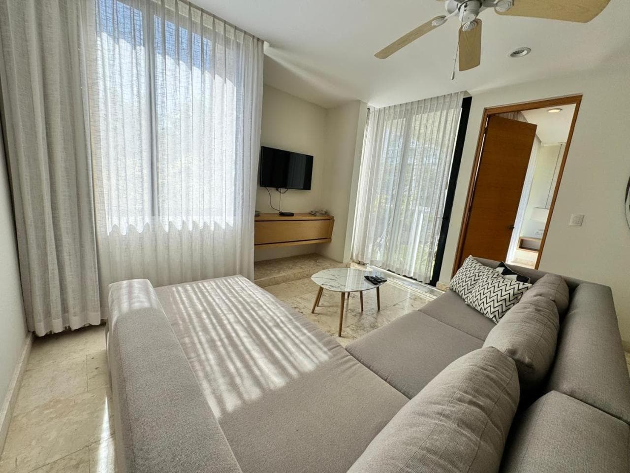 FEISIVA LUXURY Apartament — 2