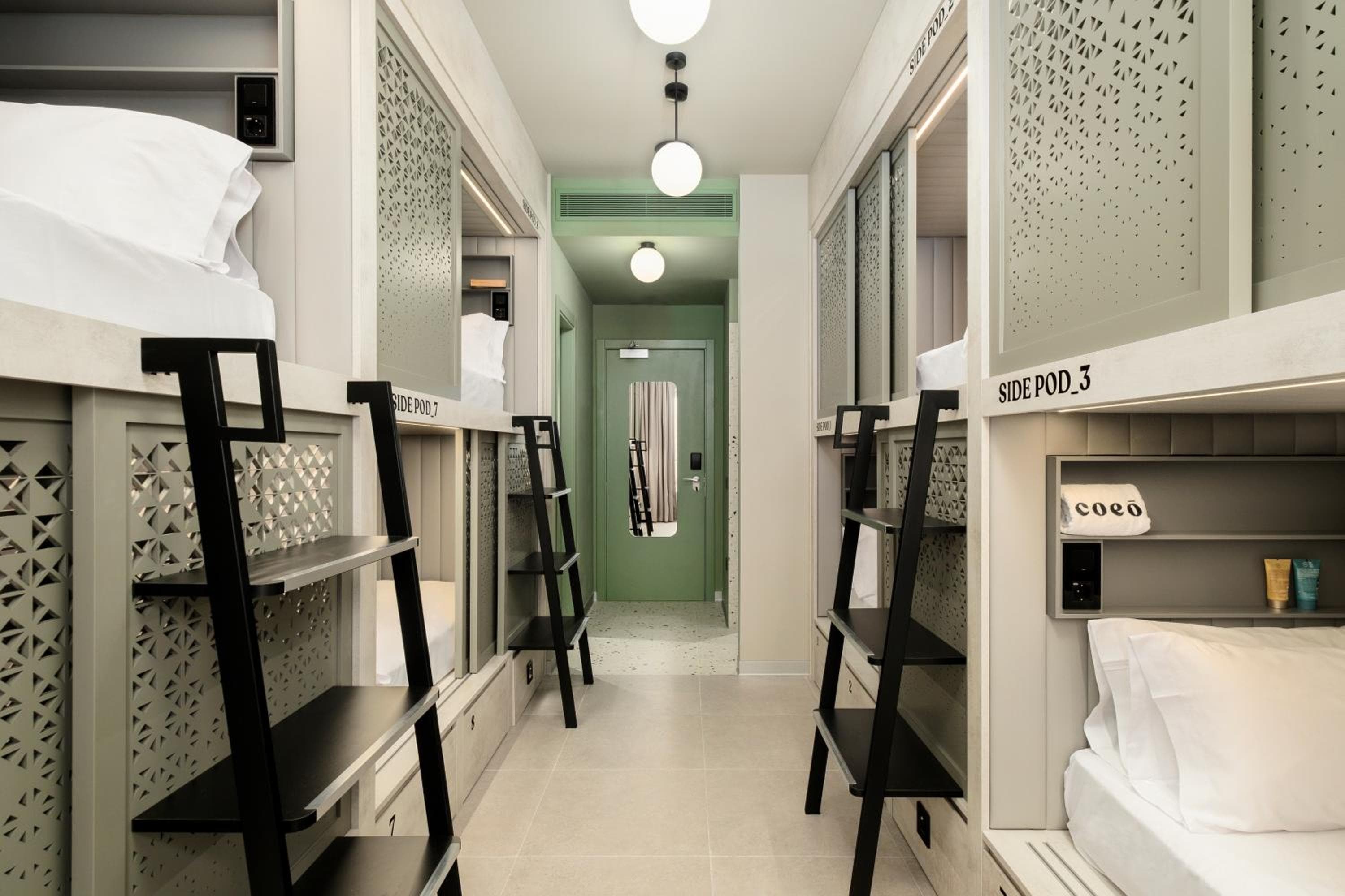 Coeo Hostel Hernan Ruiz — 29
