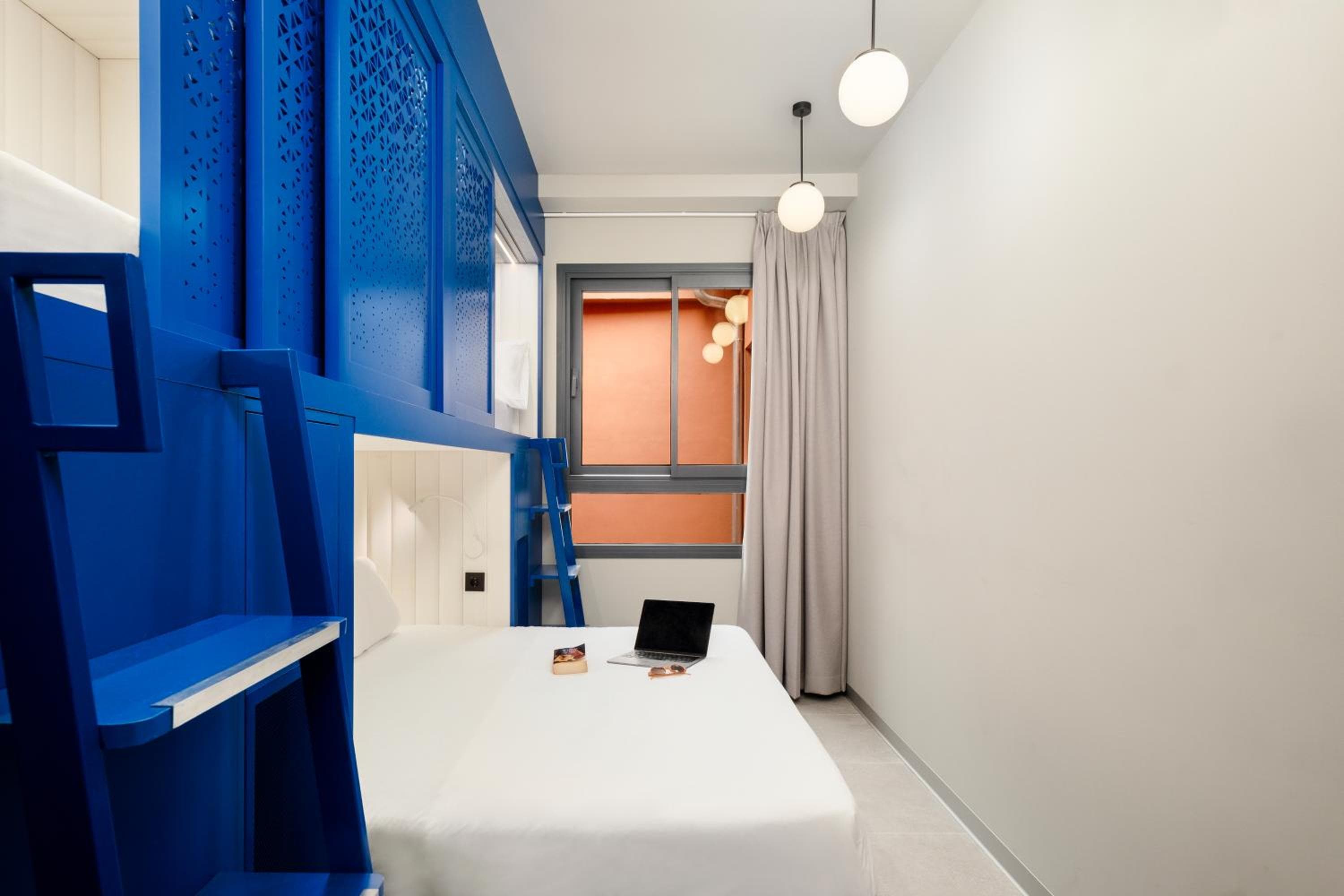 Coeo Hostel Hernan Ruiz — 10