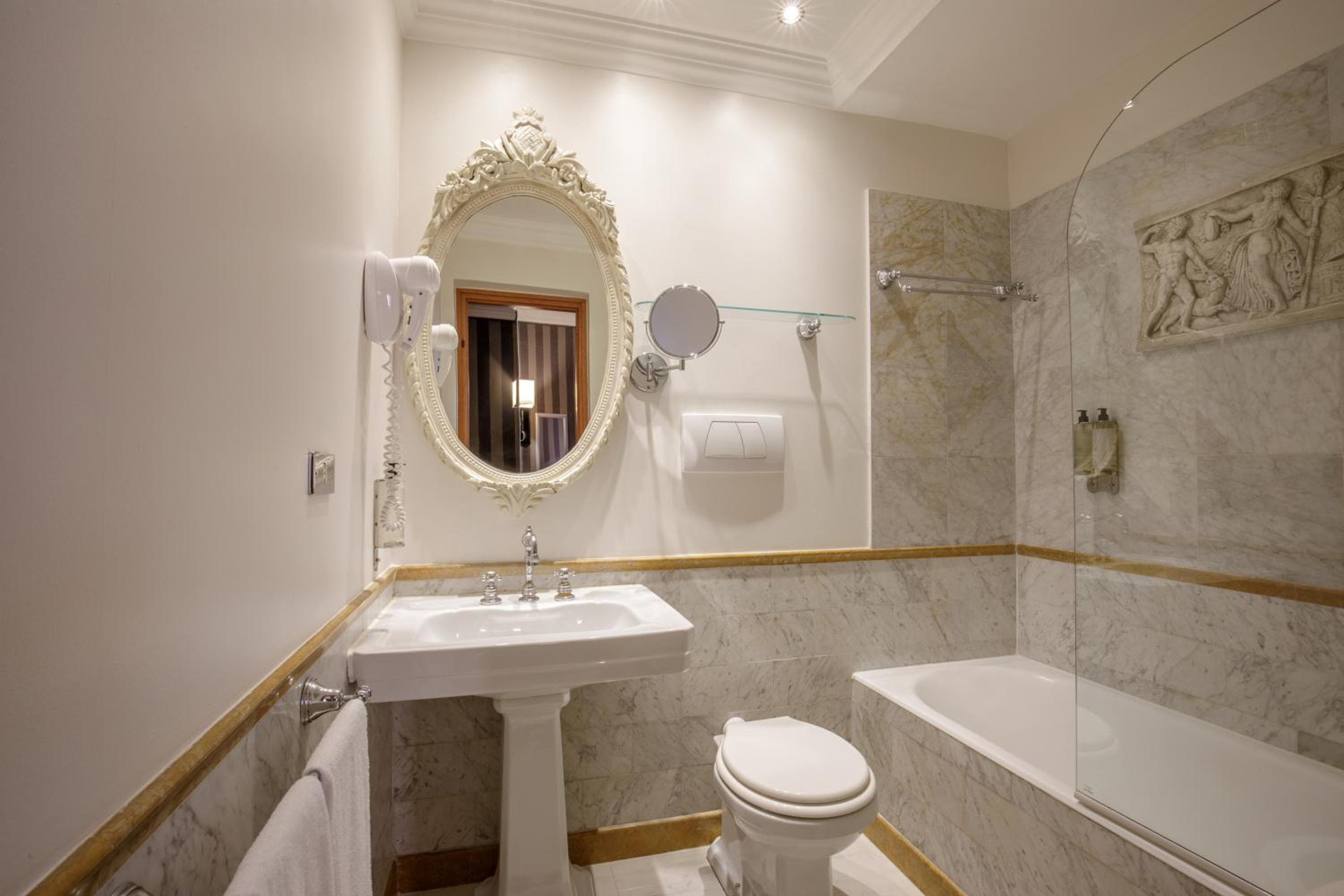 Hotel Royal Court — 25