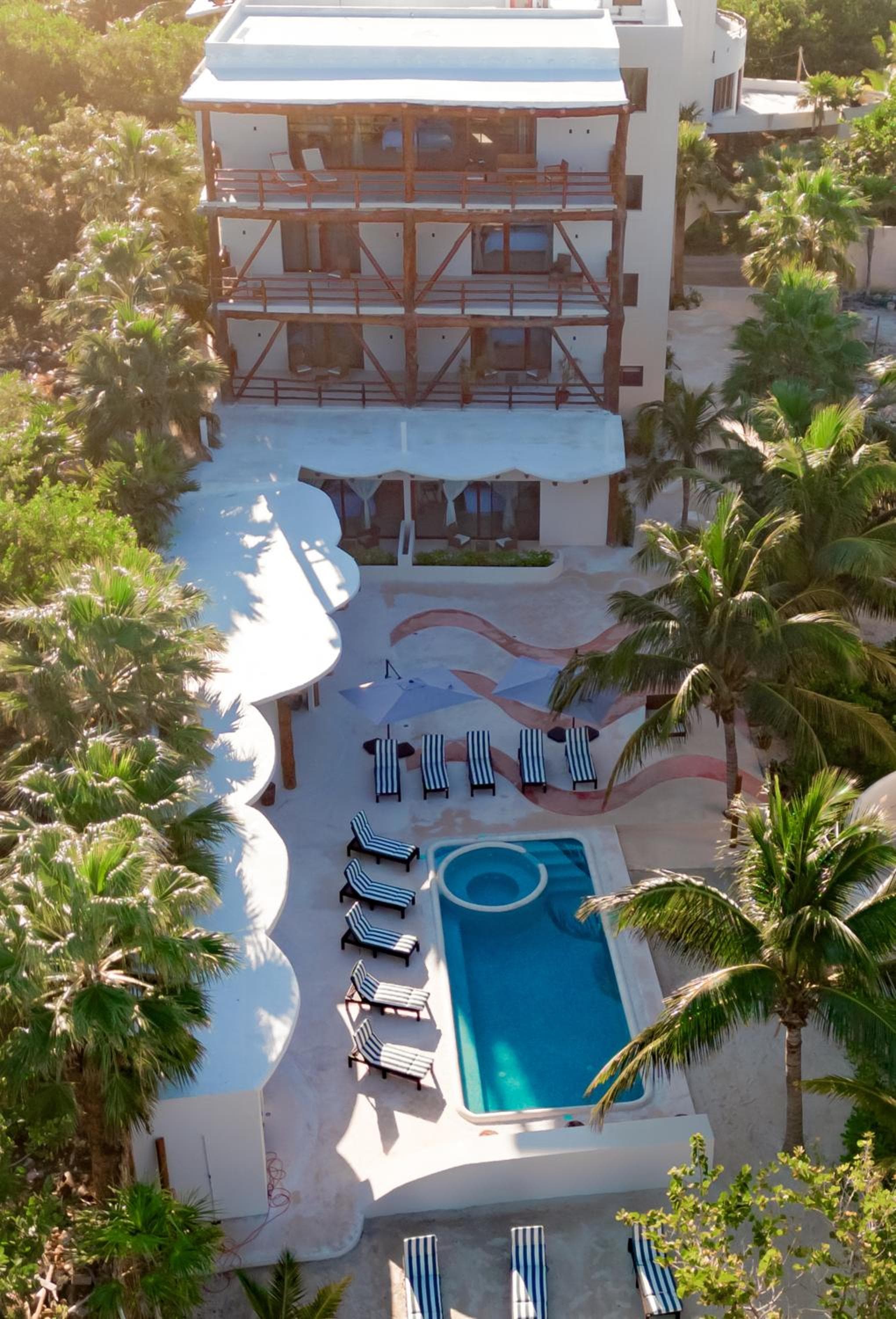 Beachfront Hotel Boutique DK — 8