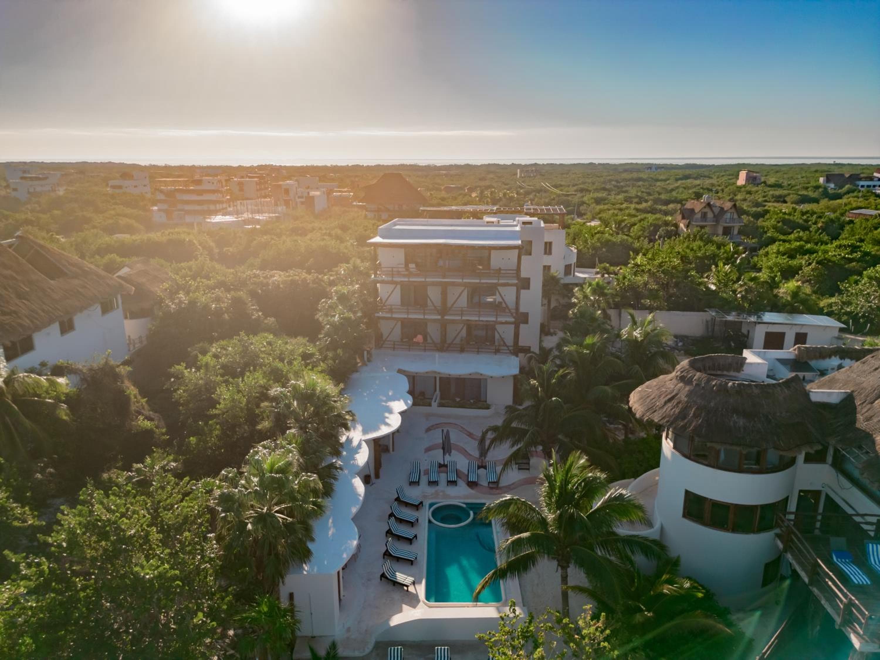 Beachfront Hotel Boutique DK — 9