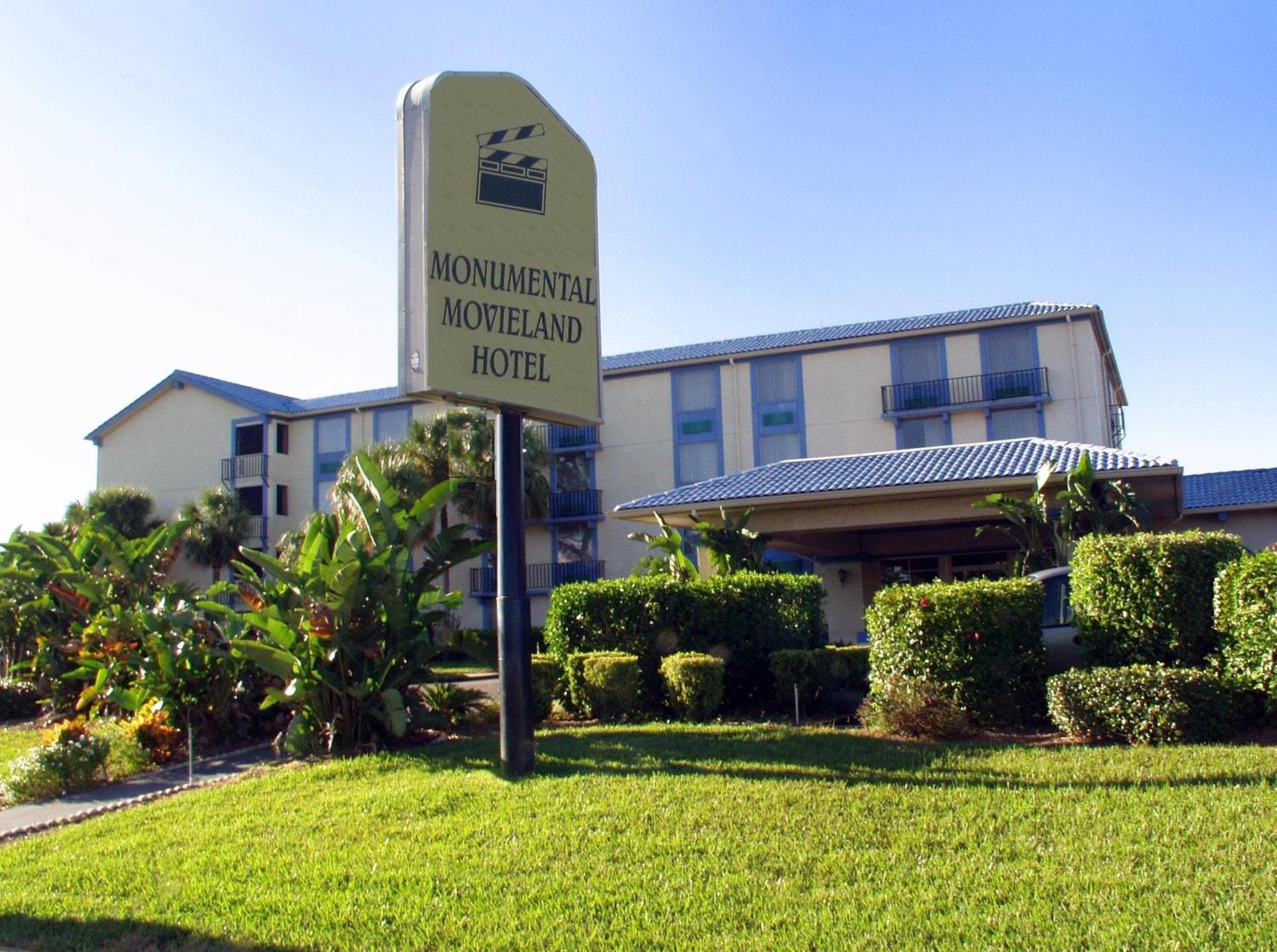 Monumental Movieland Hotel — 1