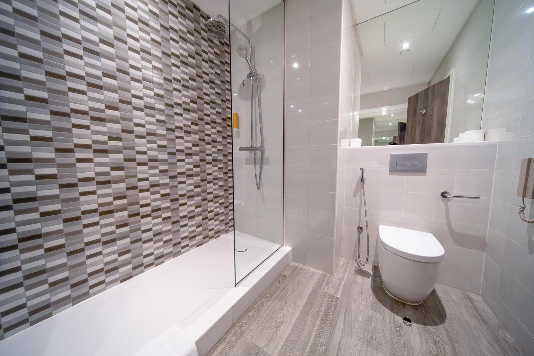 Premier Inn Dubai Barsha Heights — 16