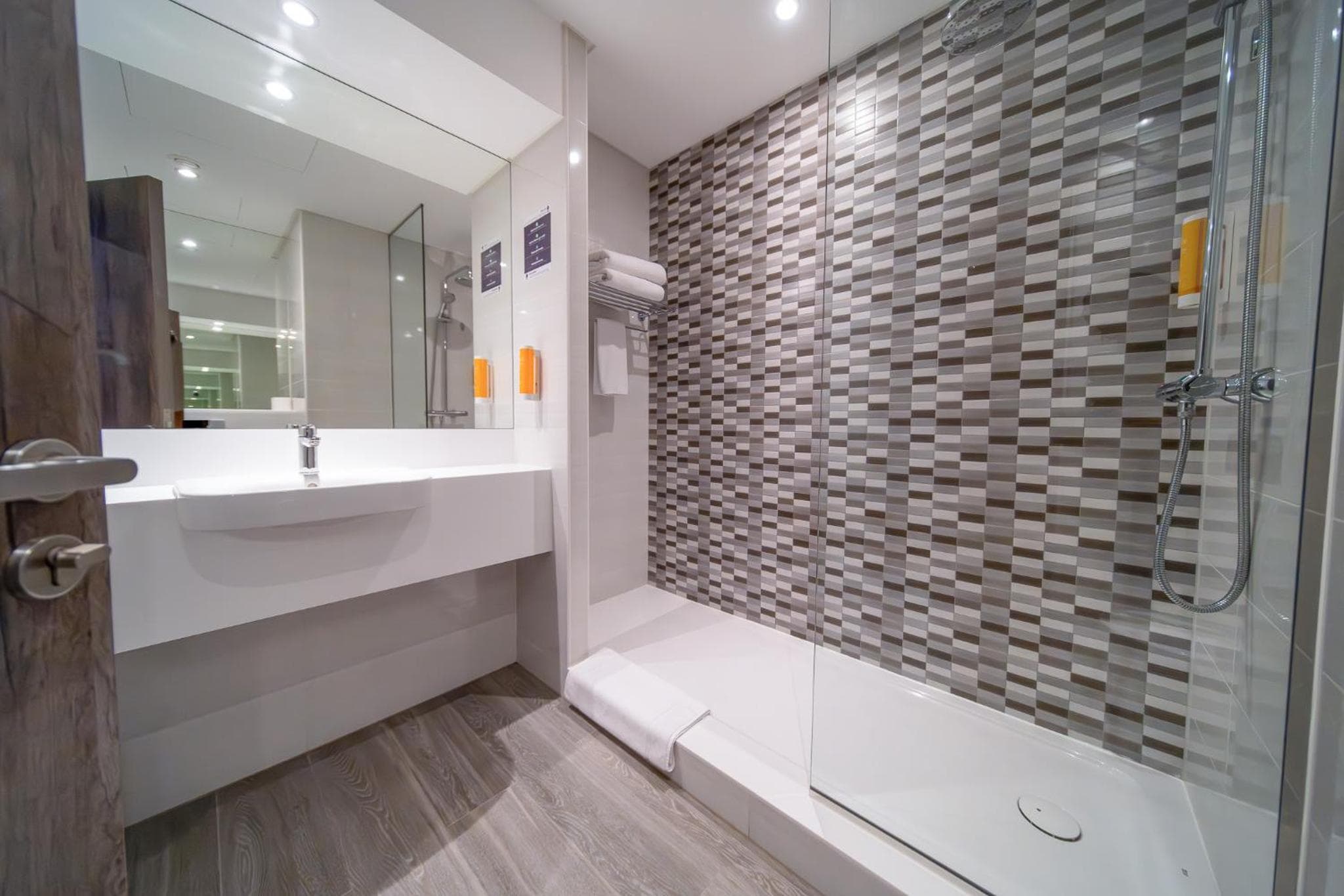 Premier Inn Dubai Barsha Heights — 15