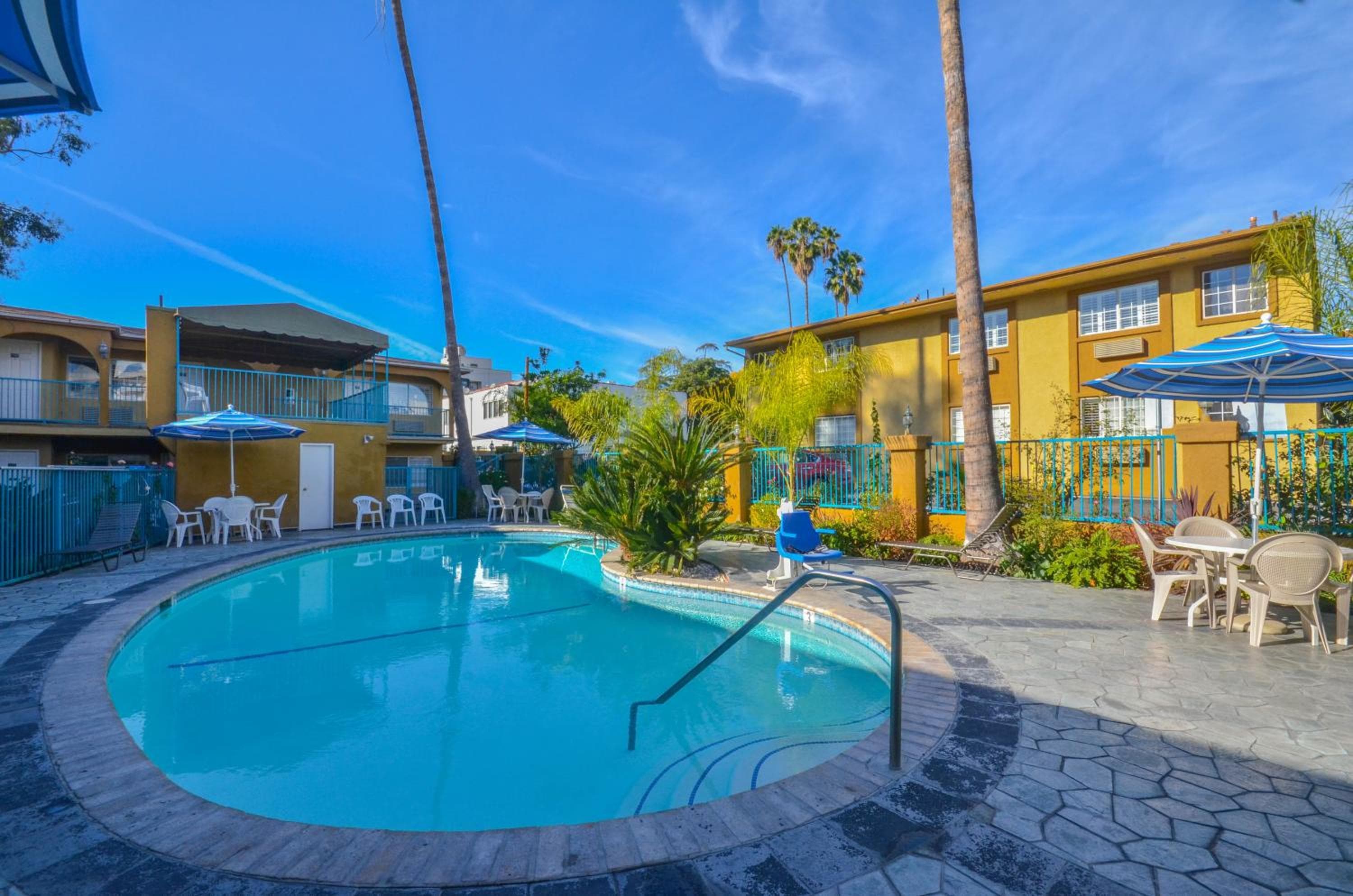 Hollywood City Inn — 6