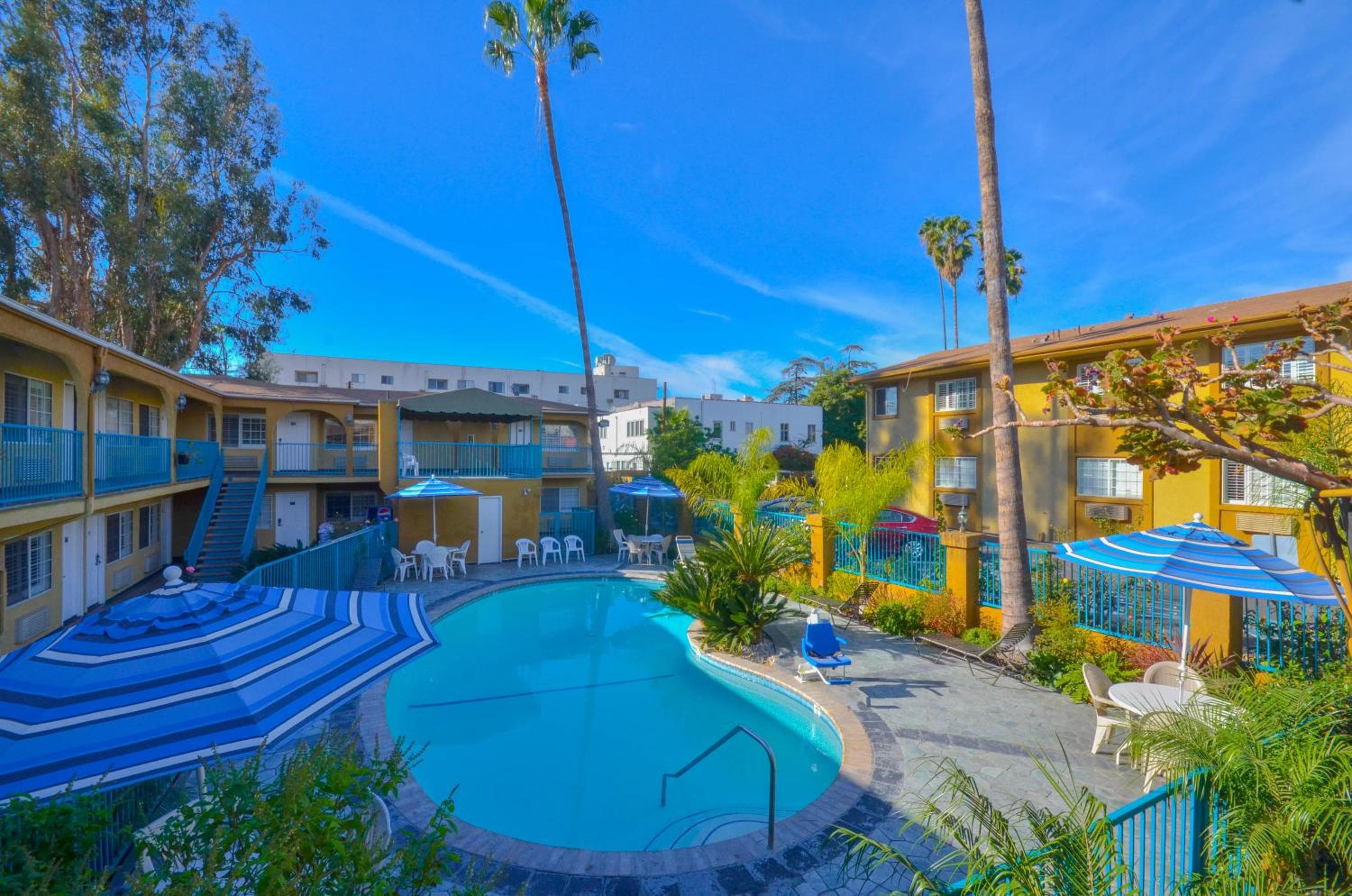 Hollywood City Inn — 27