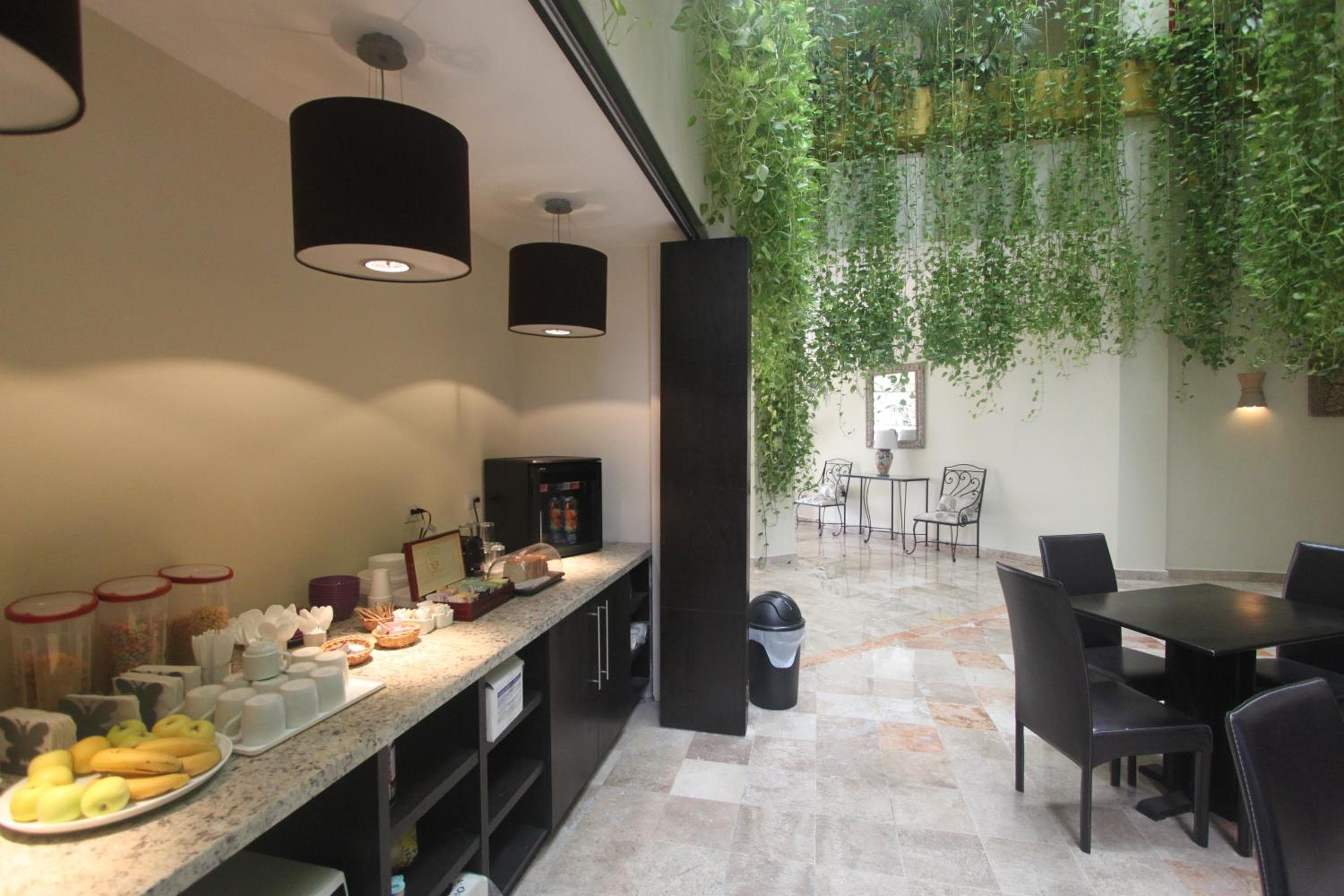 Hotel Los Itzaes vicino alla 5 av — 28
