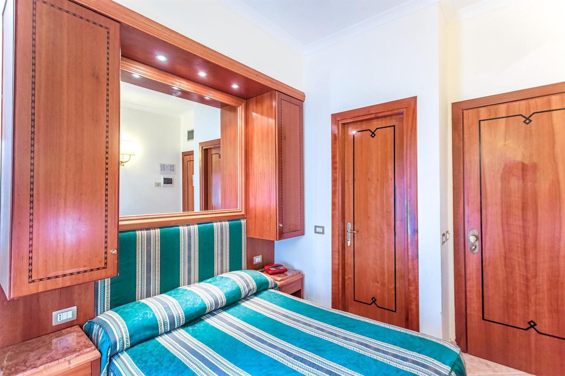 Raeli Hotel Floridia — 16