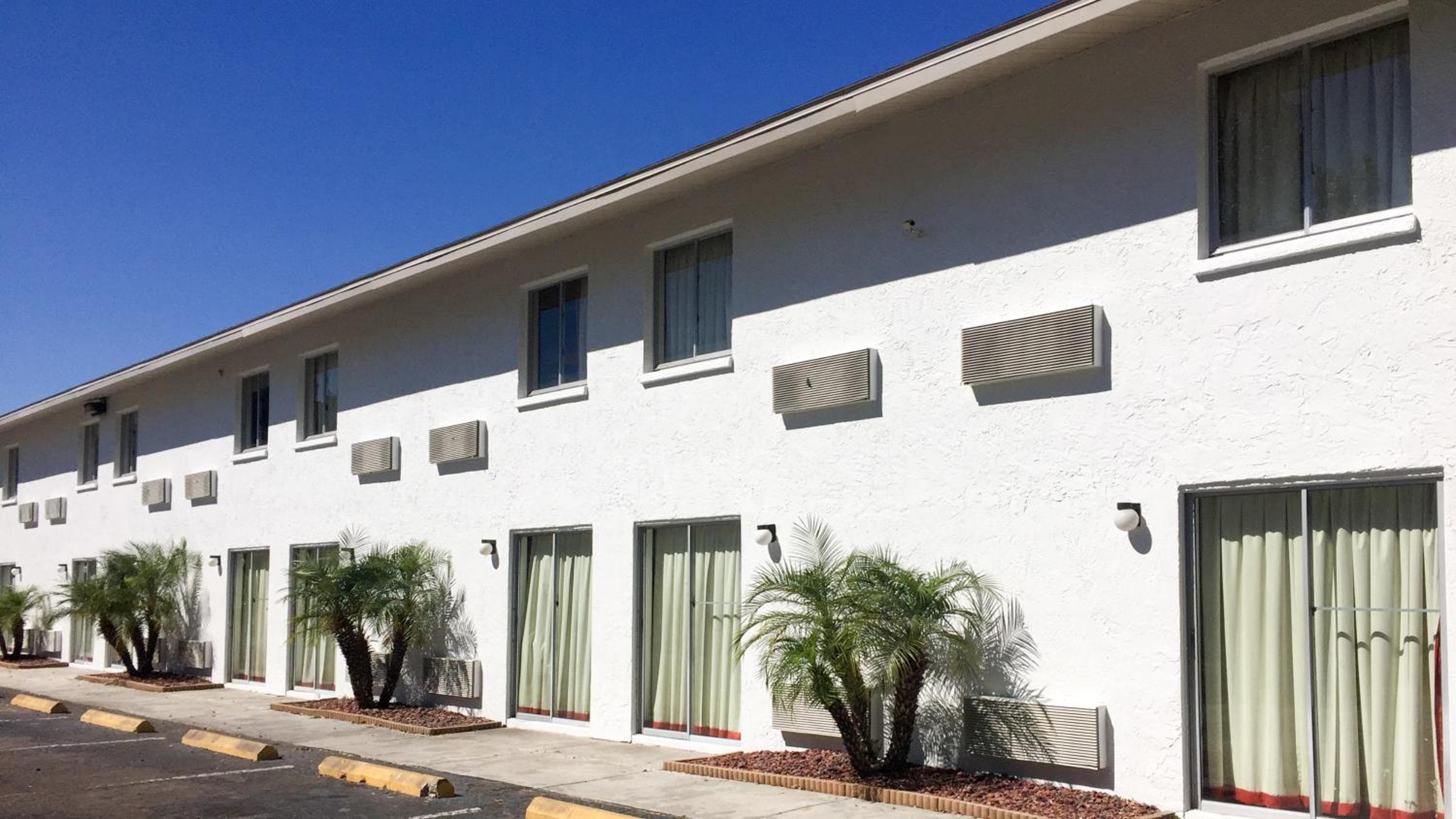 Motel 6-Tampa, FL - Fairgrounds — 5