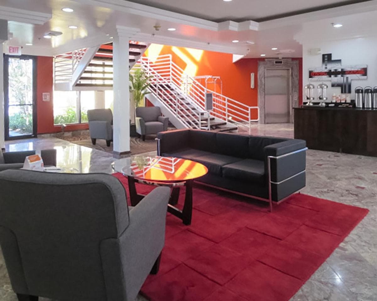 The Link Hotel on Sunrise — 4