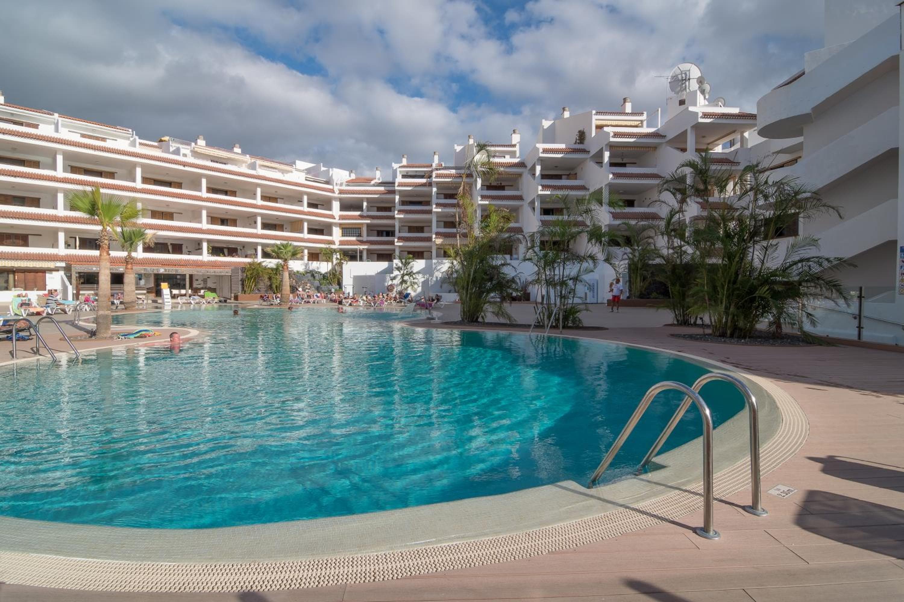 Paloma Beach Apartments — 4