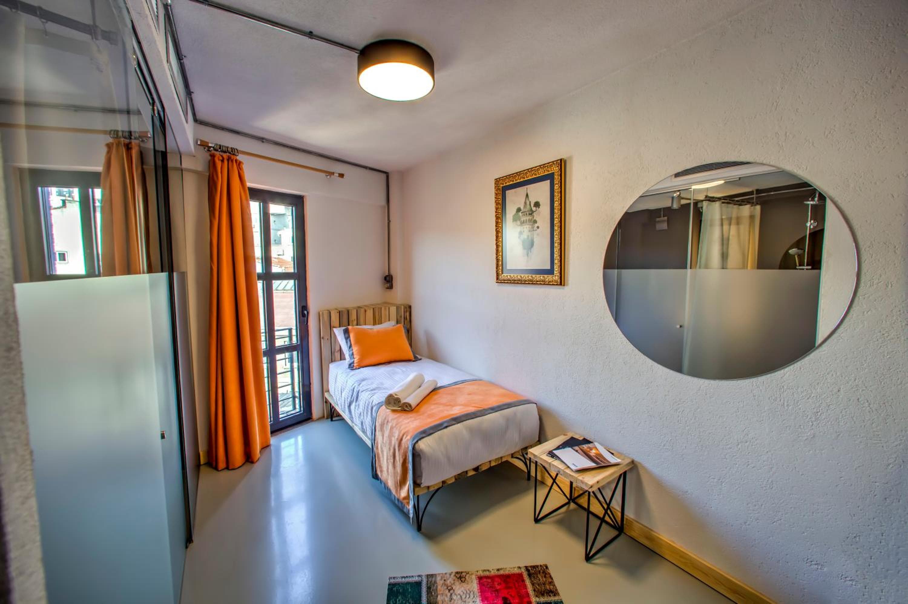 Vavien Hotel — 18