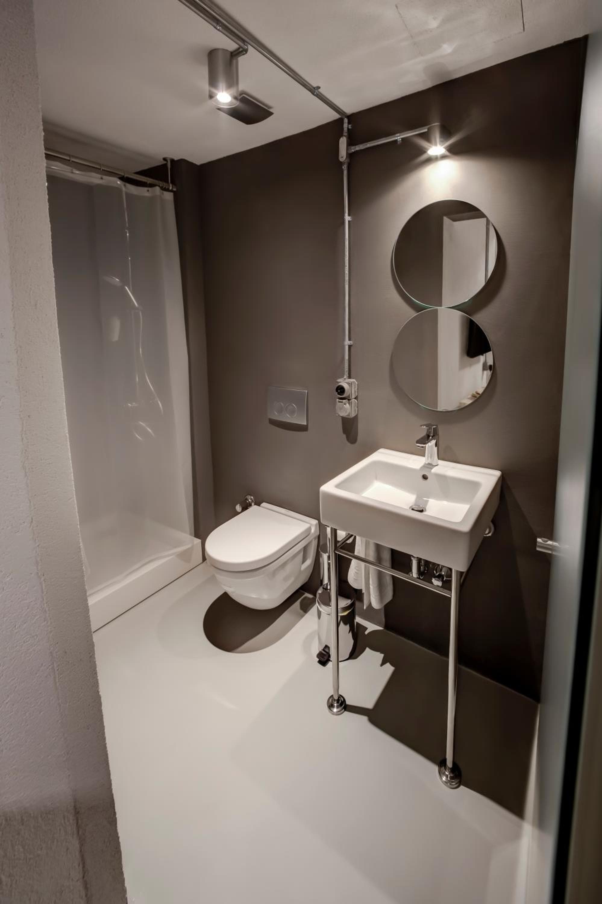 Vavien Hotel — 13