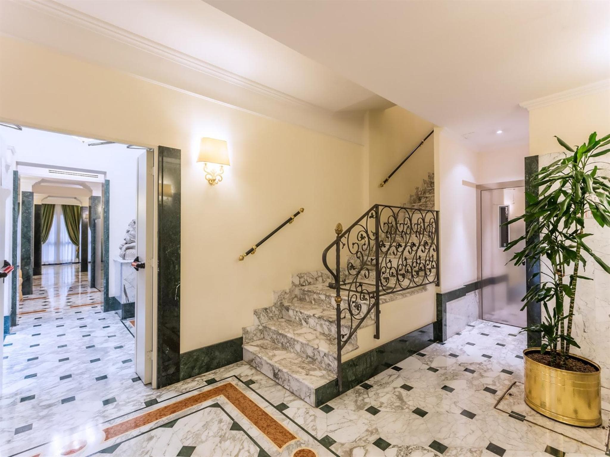 Raeli Hotel Regio — 18
