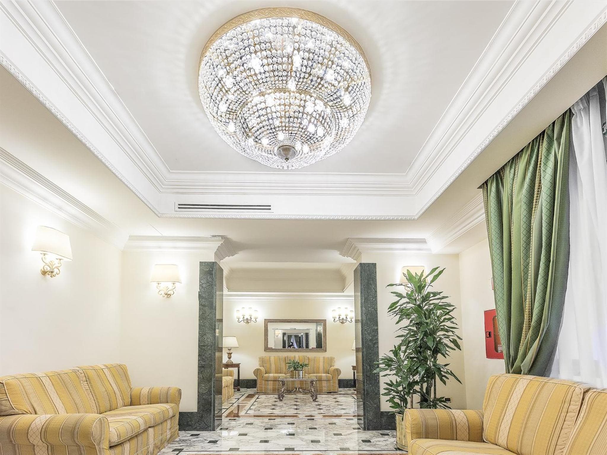 Raeli Hotel Regio — 4
