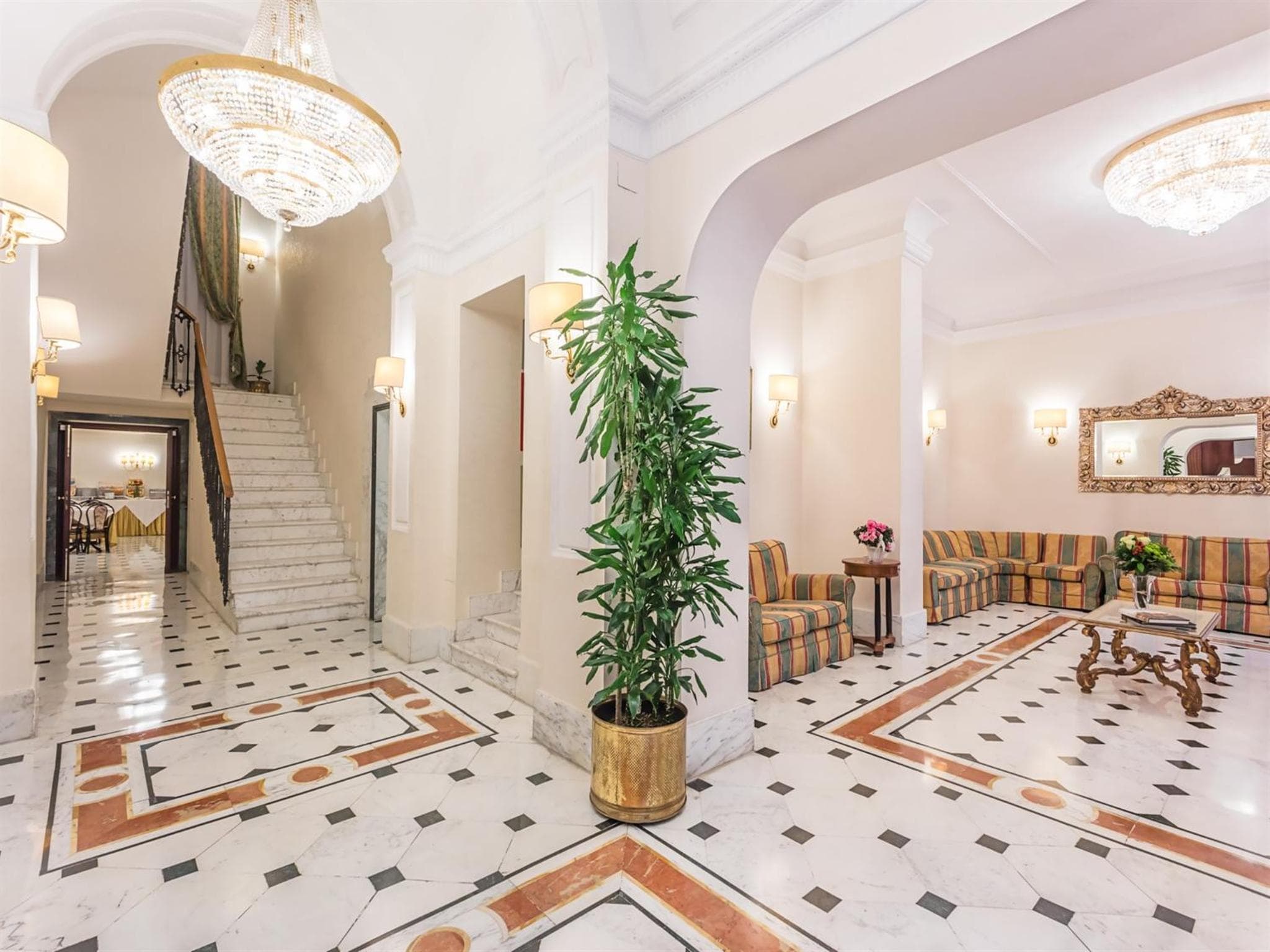 Raeli Hotel Lux — 3