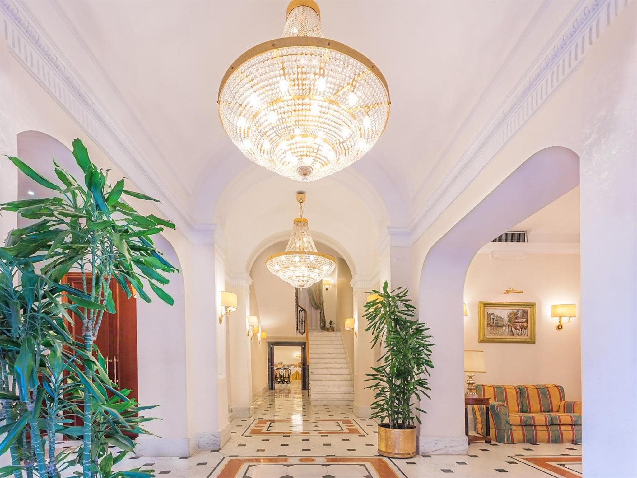 Raeli Hotel Lux — 4