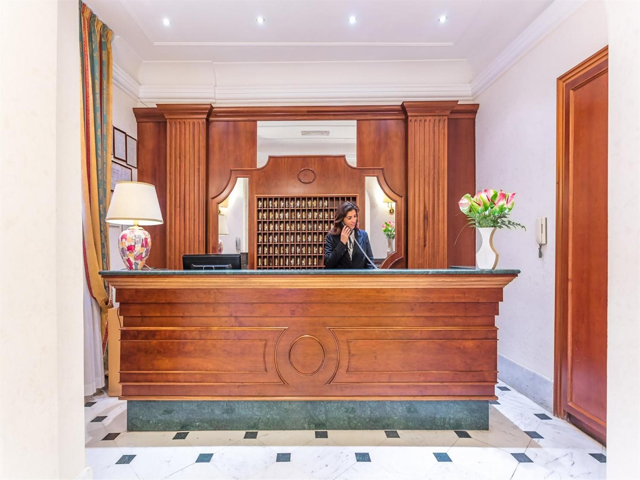 Raeli Hotel Lux — 12