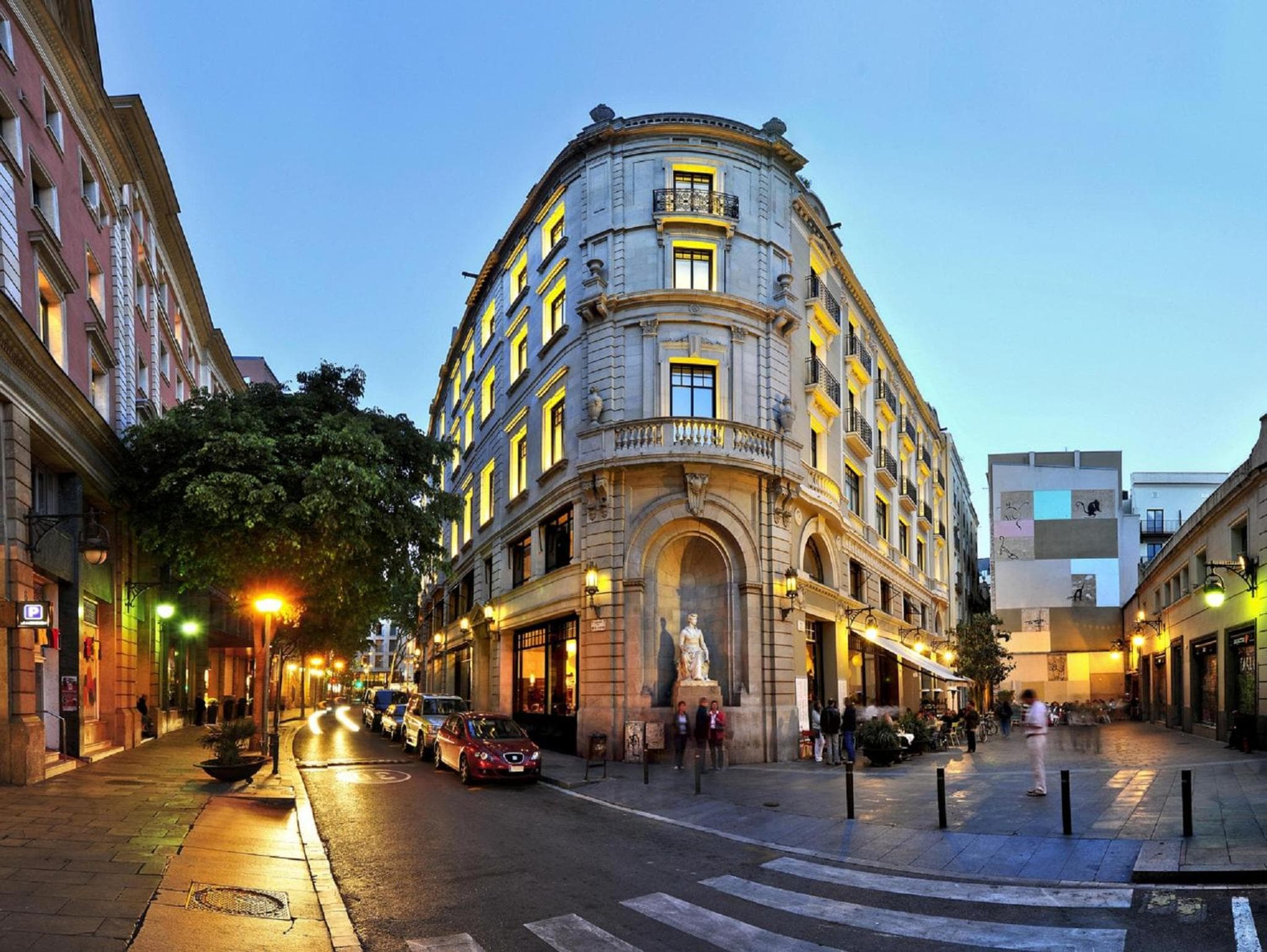 Hotel 1898 — 1