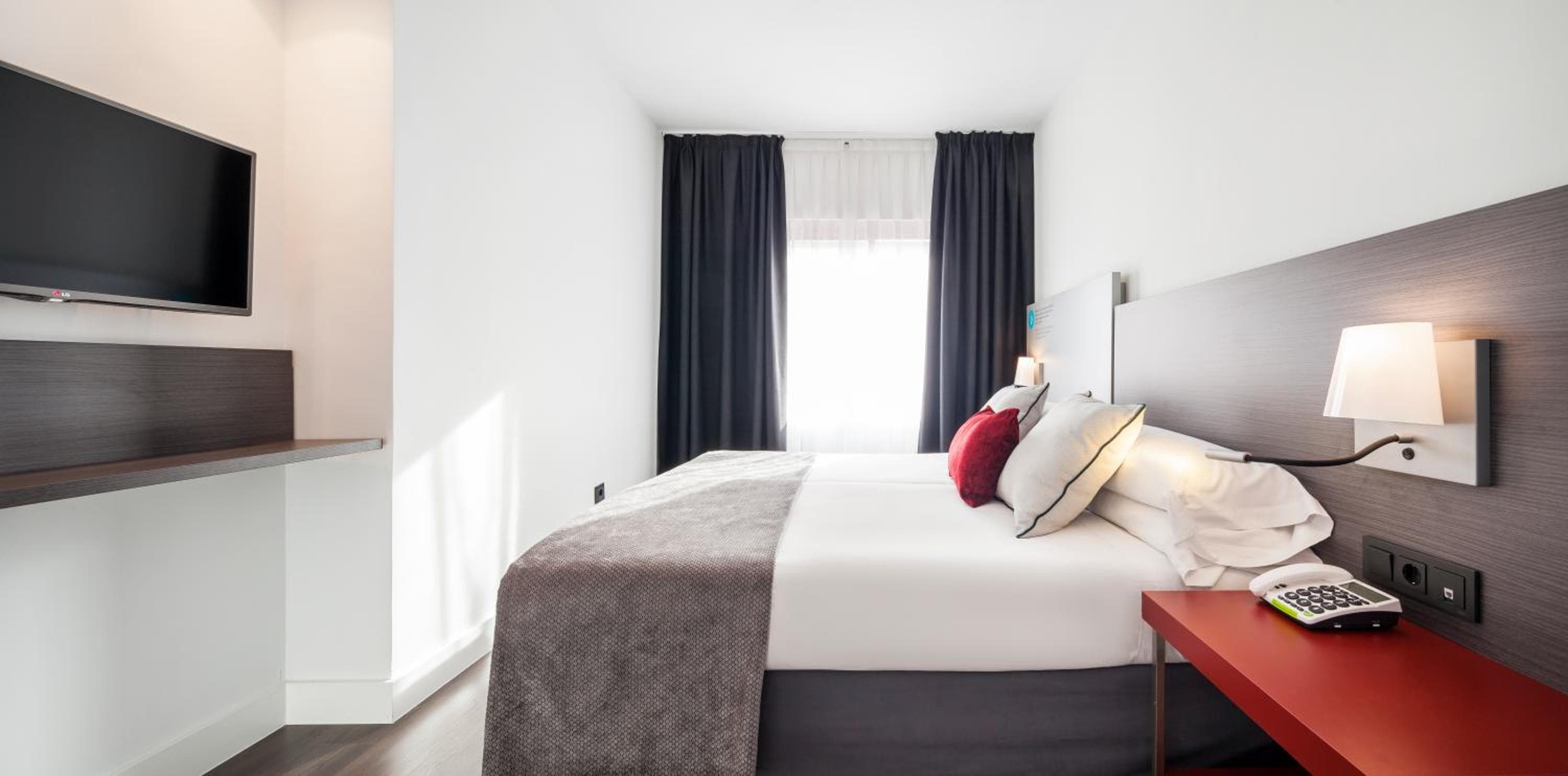 Ilunion Suites Madrid — 19