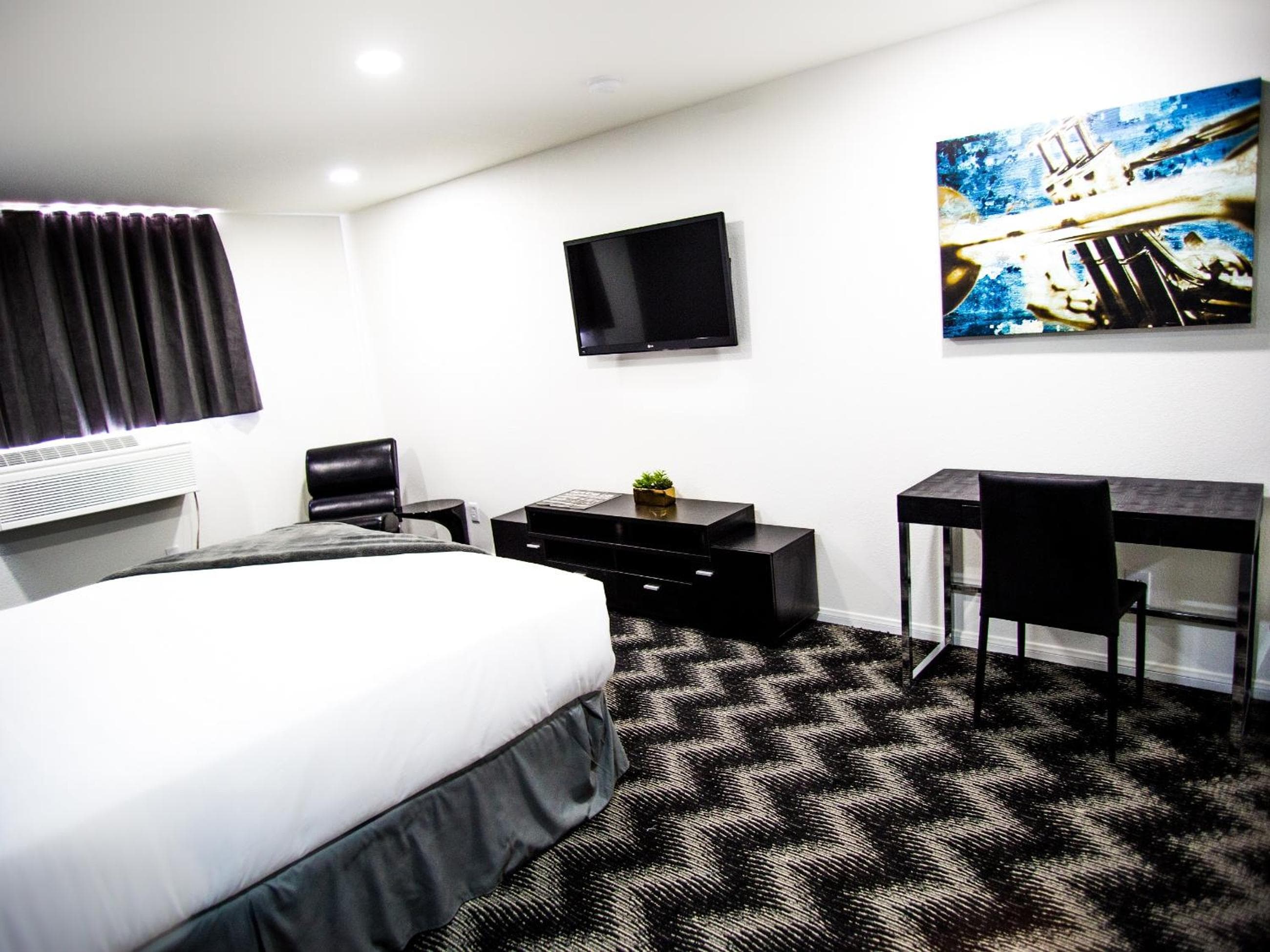 Siegel Select LV Strip-Convention Center — 20