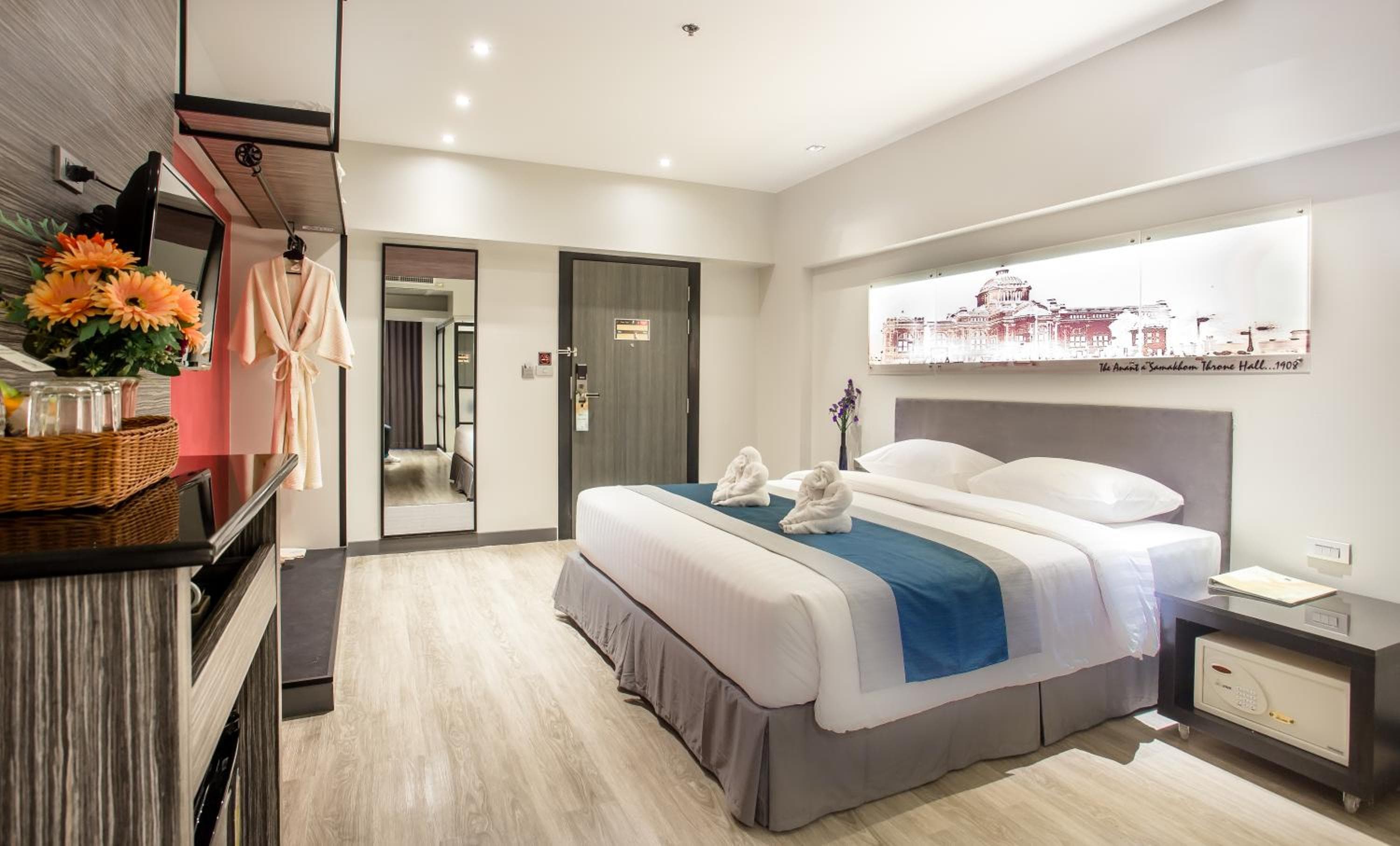 Nouvo City Hotel — 12